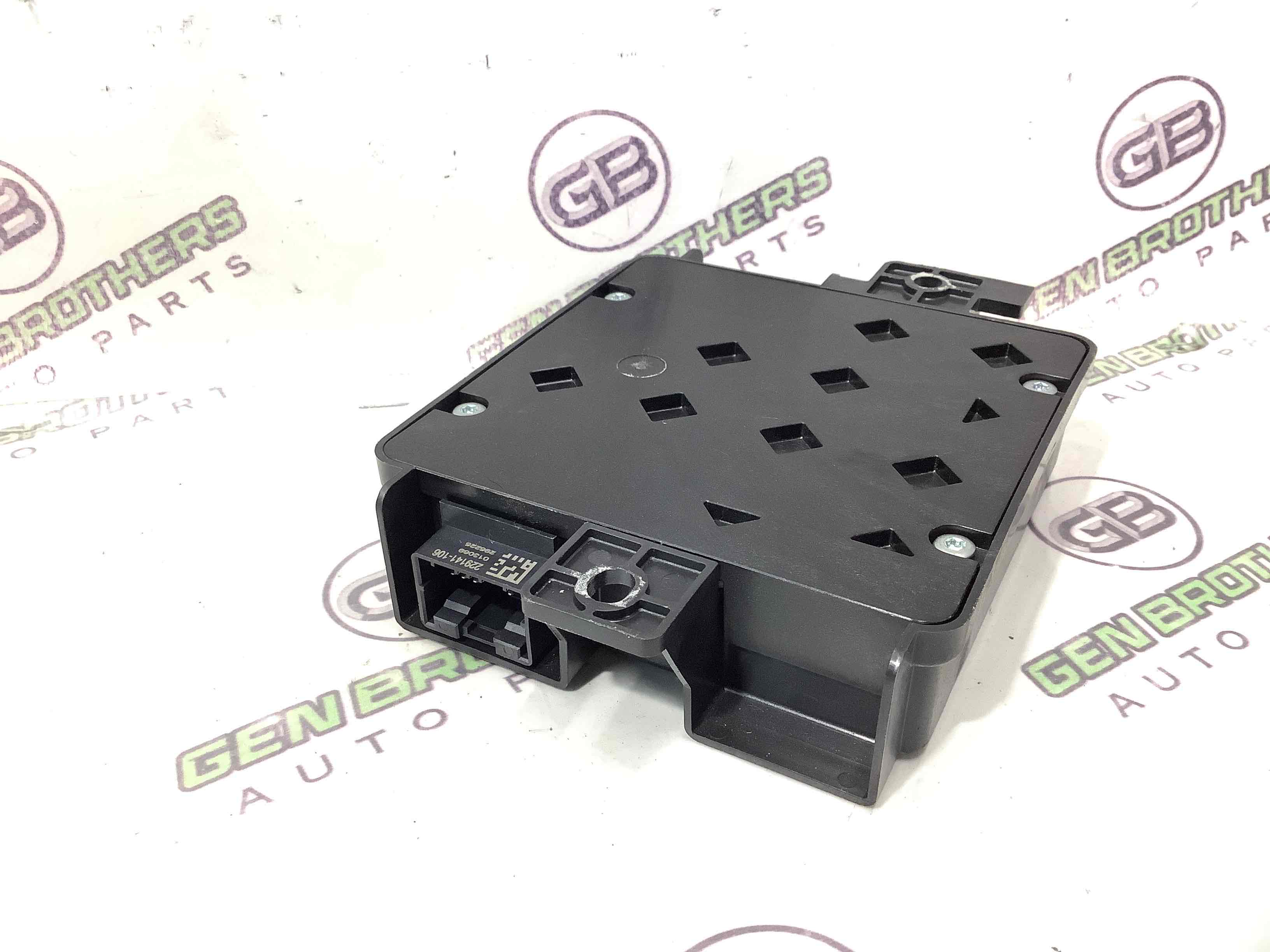 Блок керування безключовим доступом