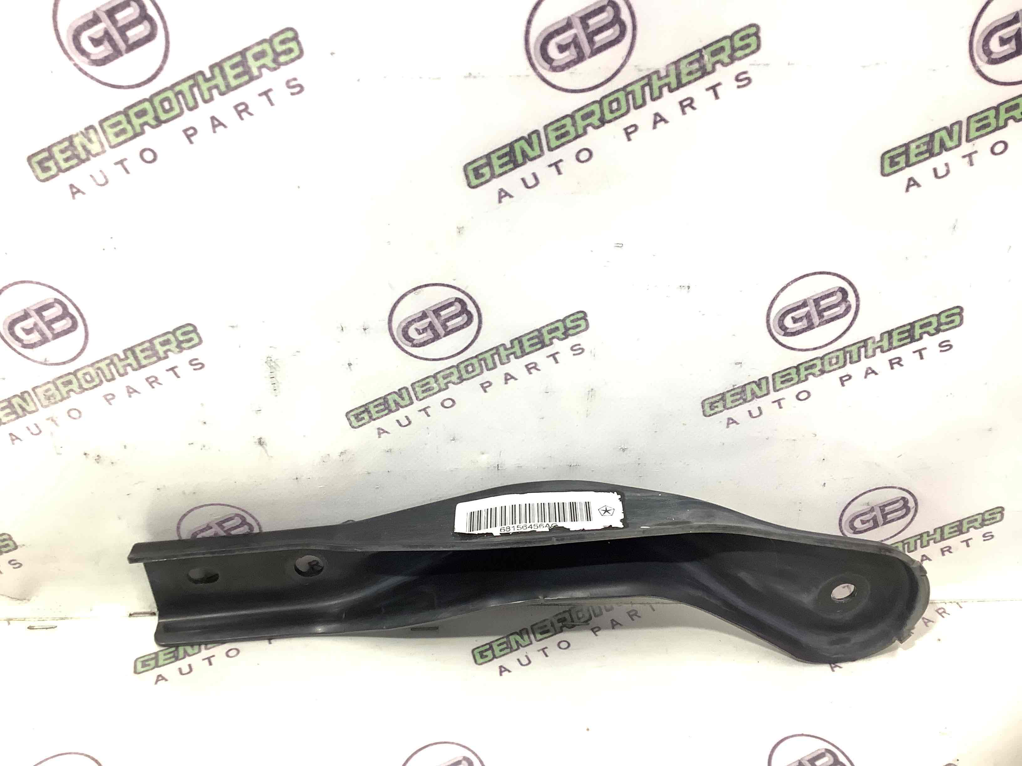 Кронштейн заднього підрамника