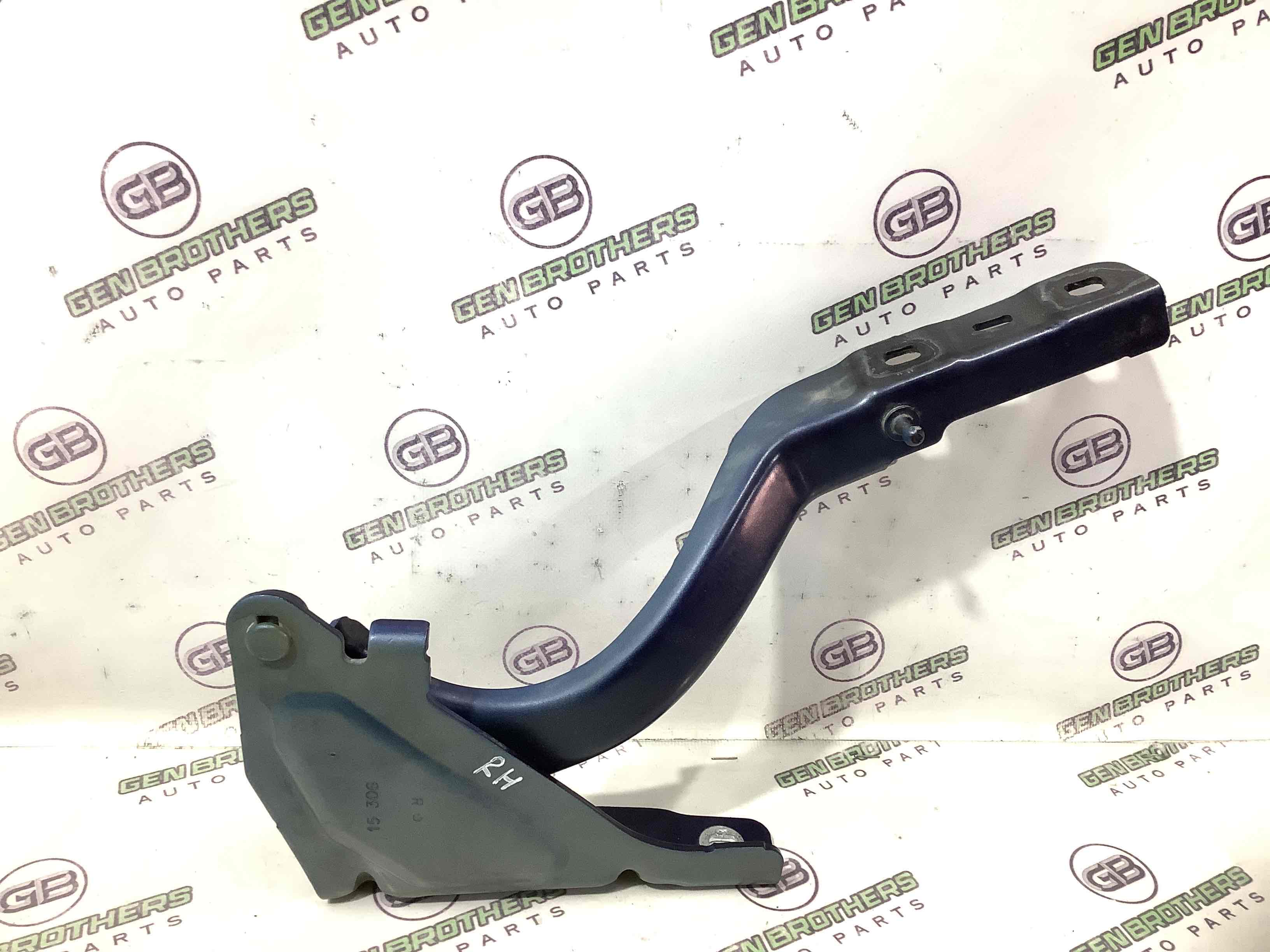 Петля капота, кронштейн капота