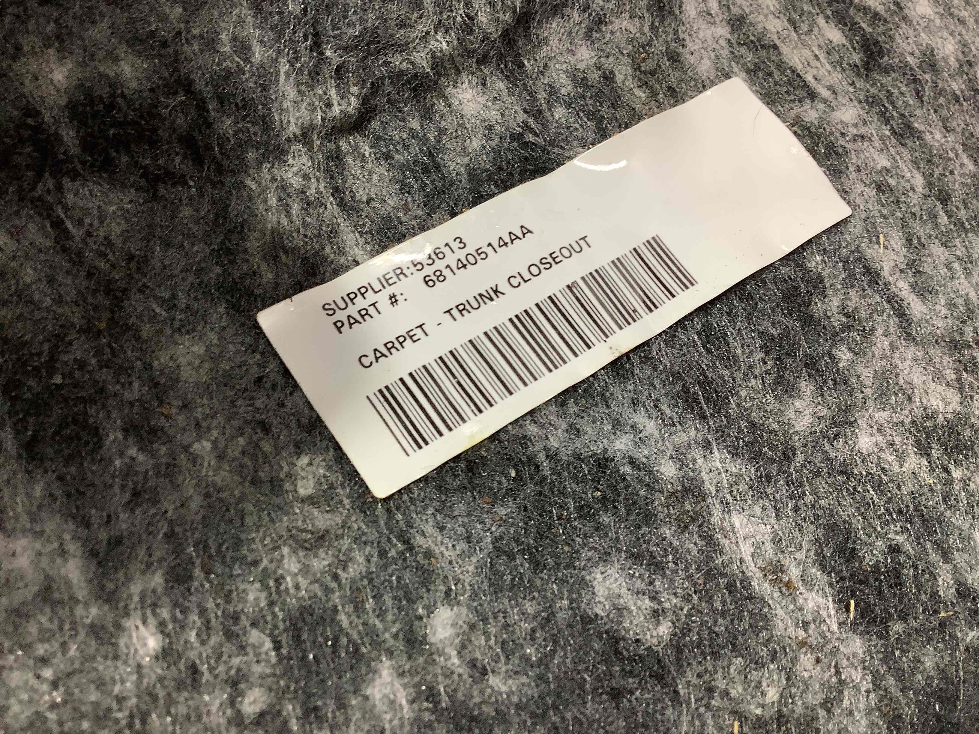 Підлогове покриття багажника, полиця багажника