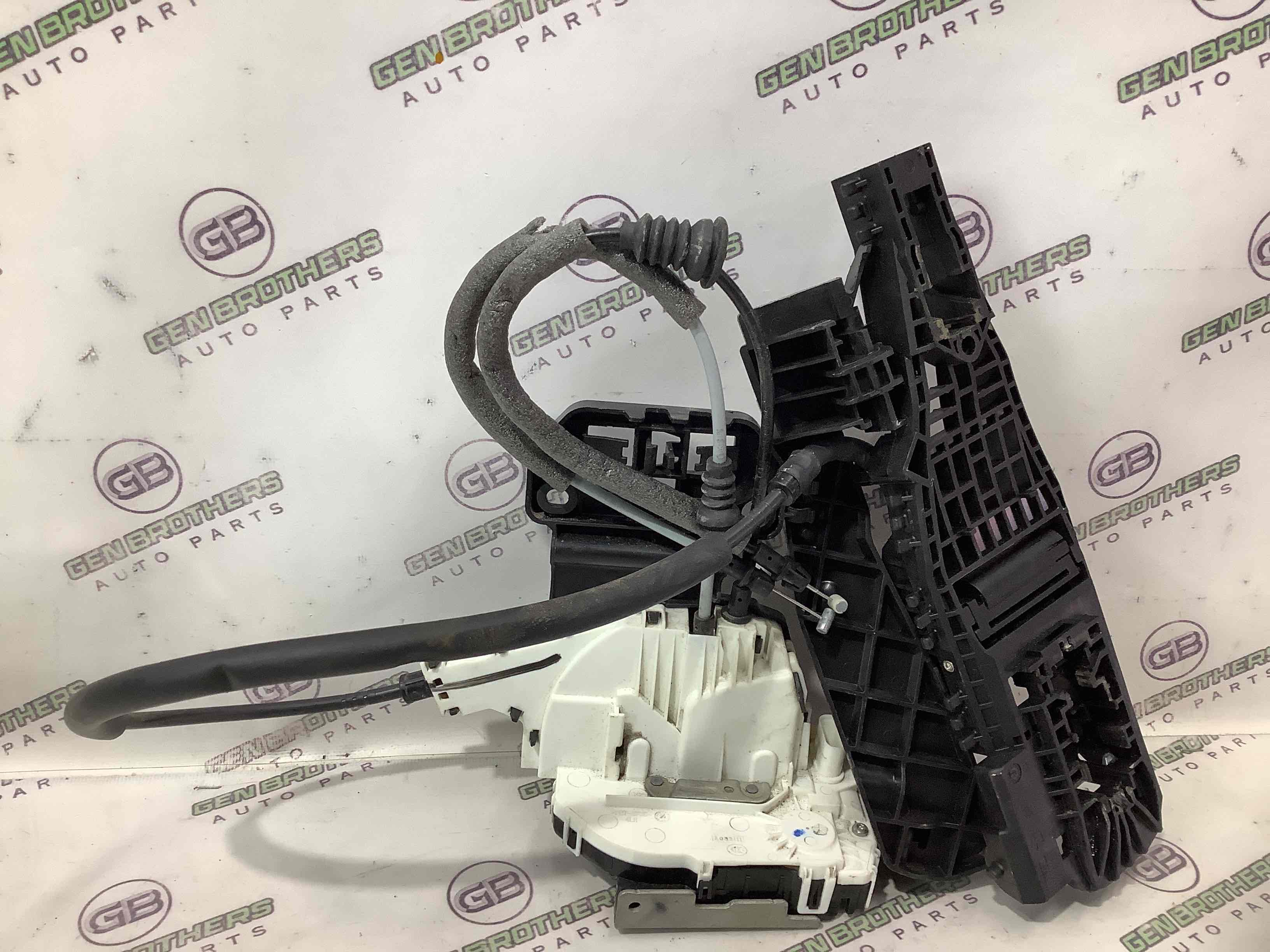 Замок дверей задньої лівої