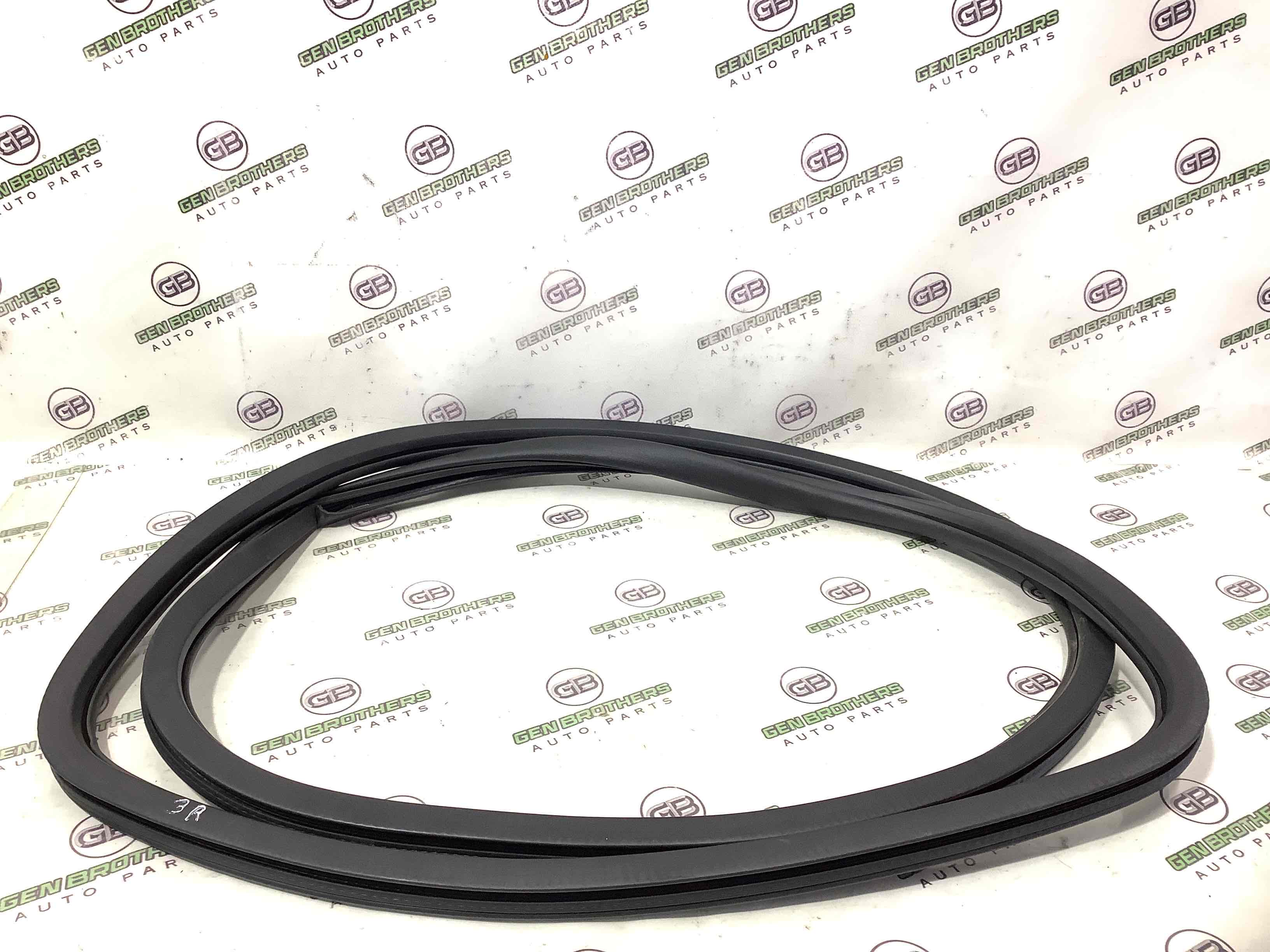 Ущільнювач скла, двері