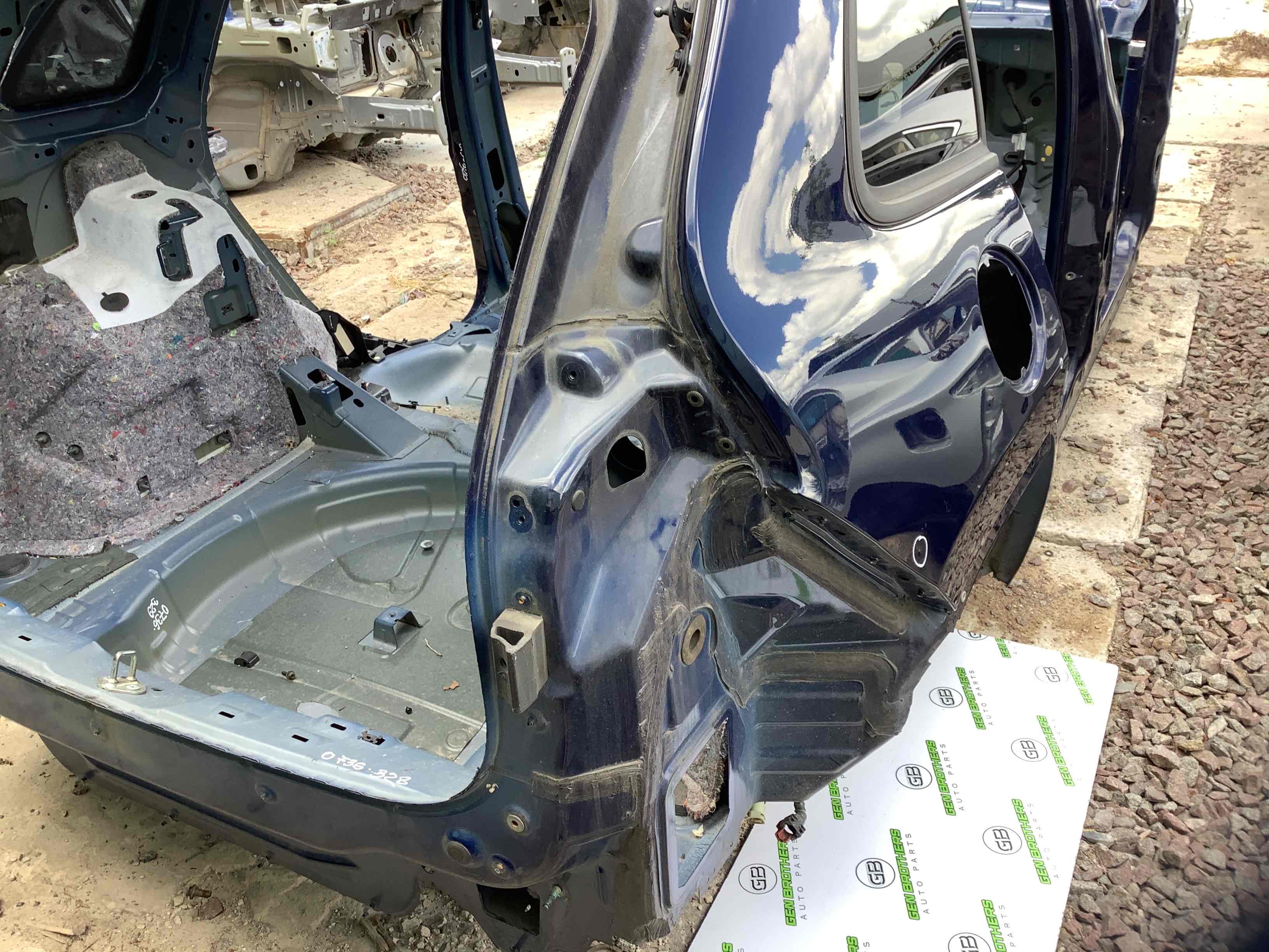 Чверть задня права