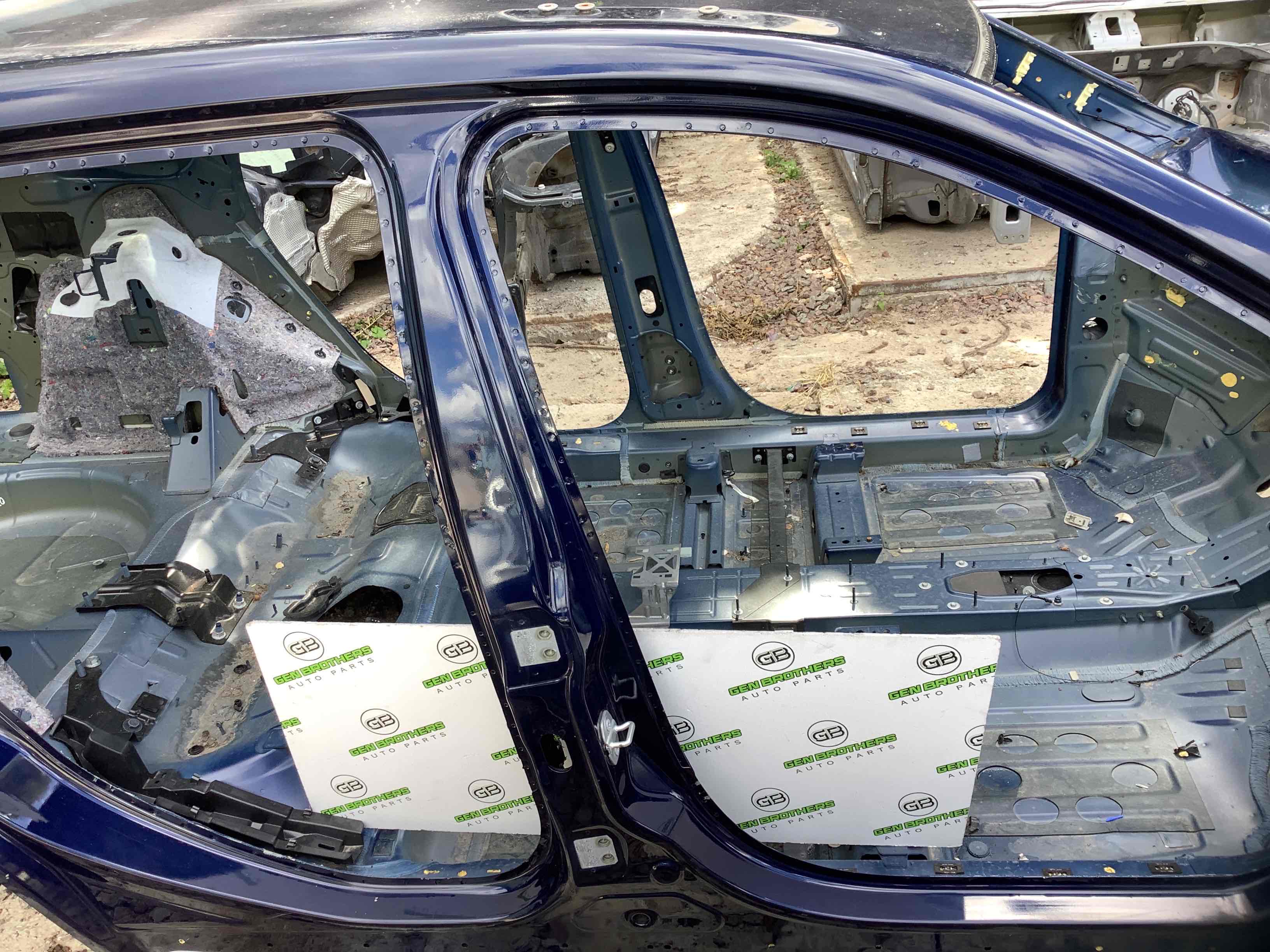 Стійки кузова та пороги