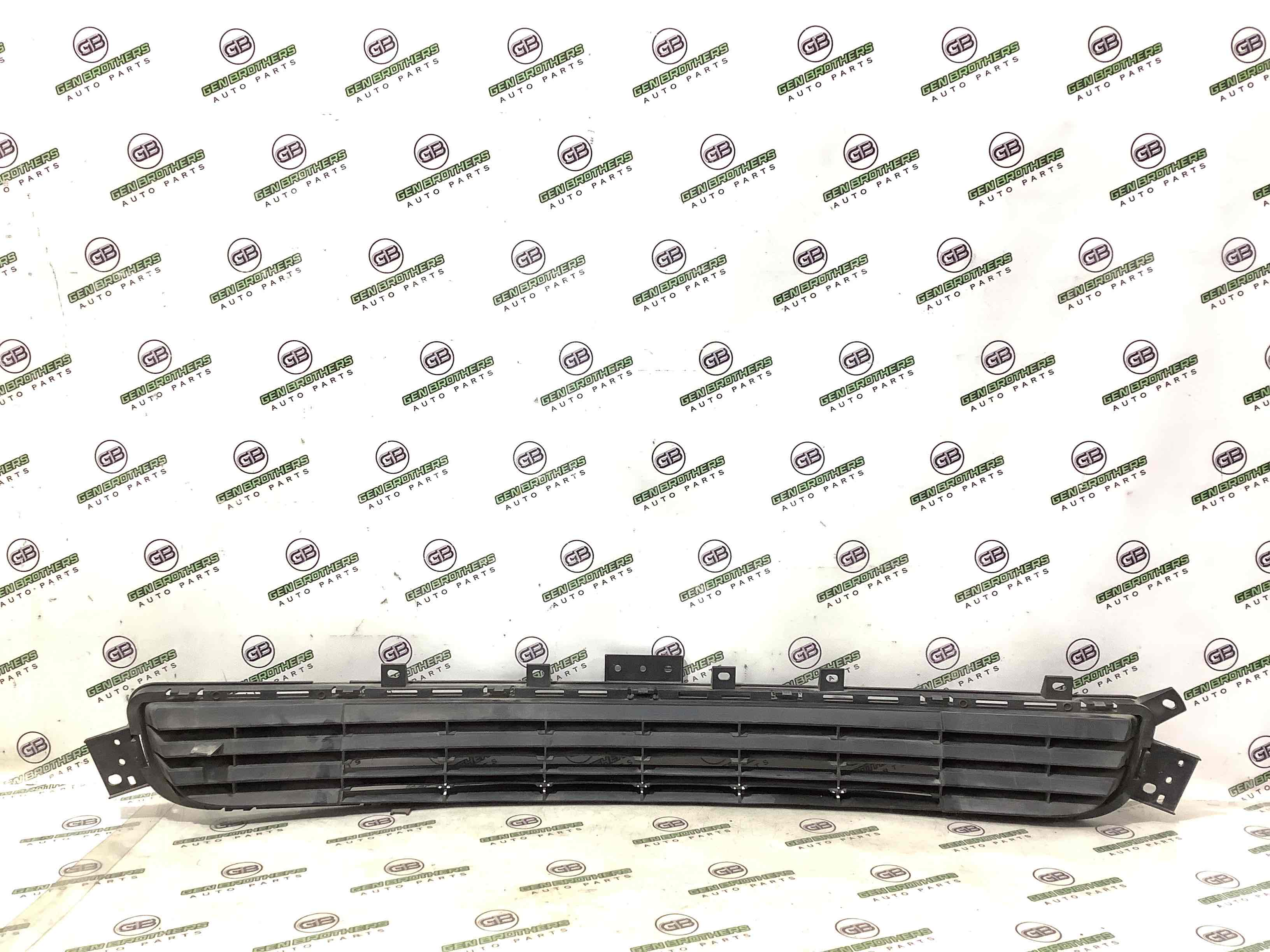 Заглушка, вставка решітка в бампер