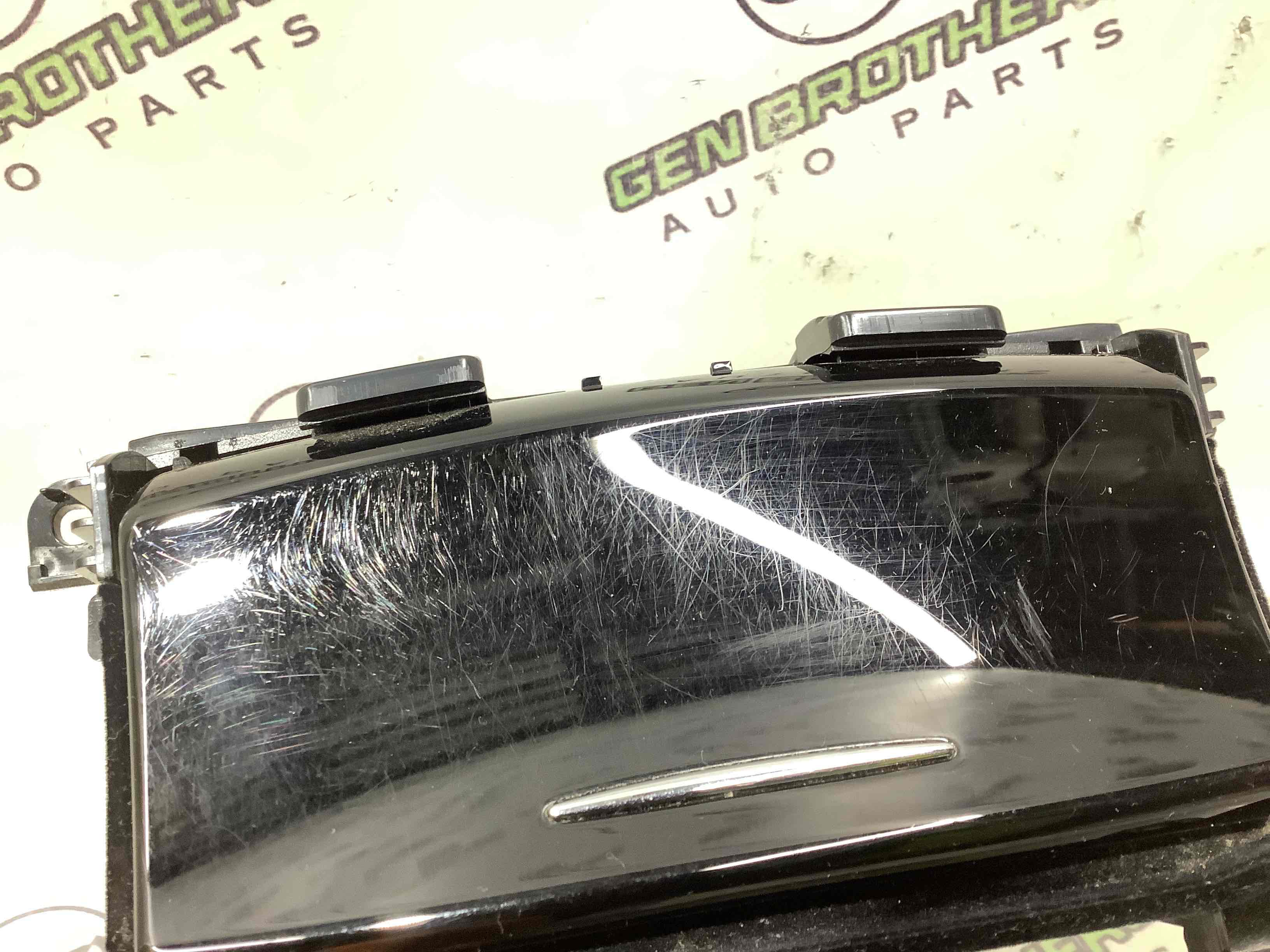 Бардачок замок бардачка, підстаканник, ящик