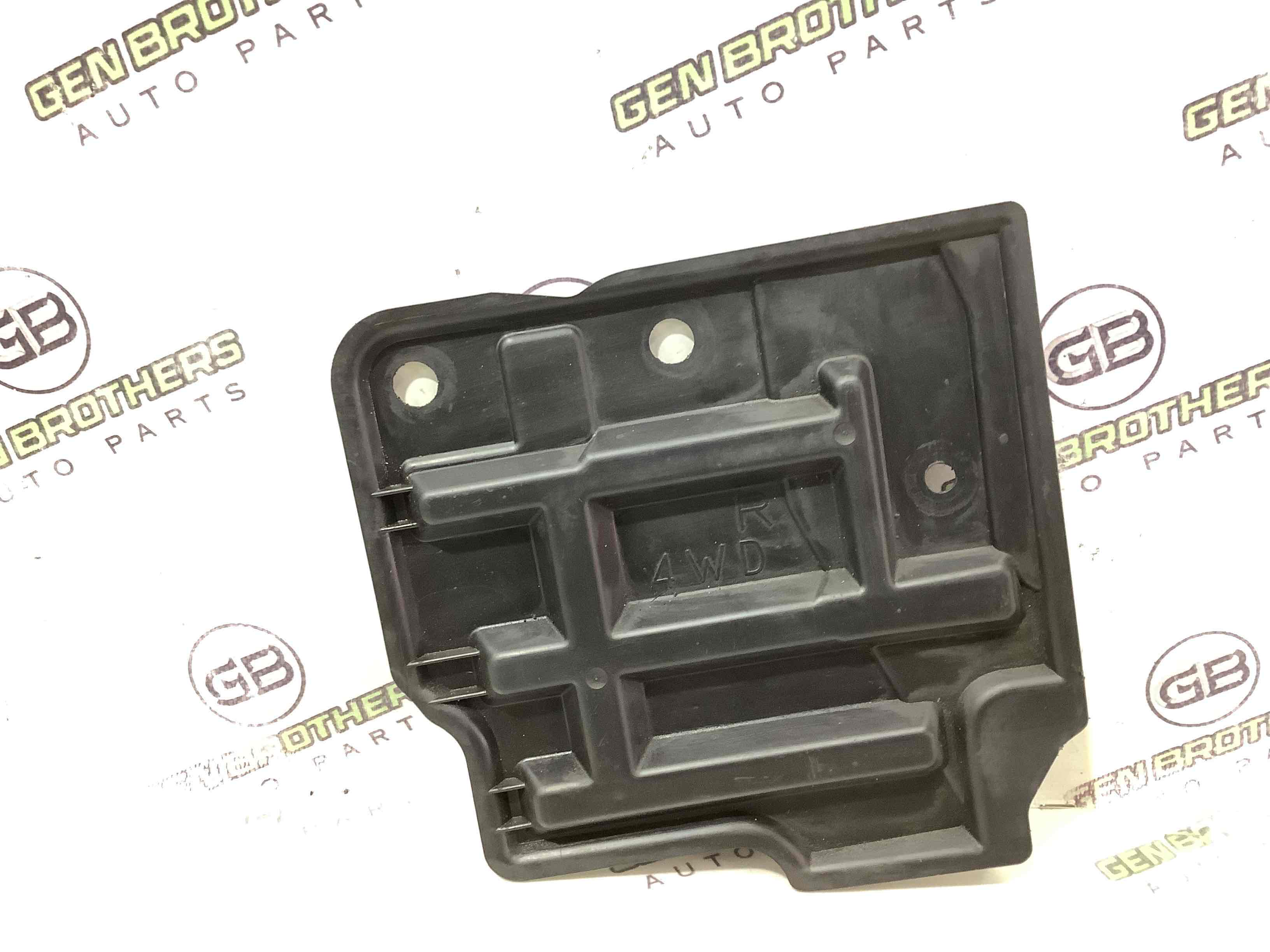 Теплоекран, пластикові ізолятори