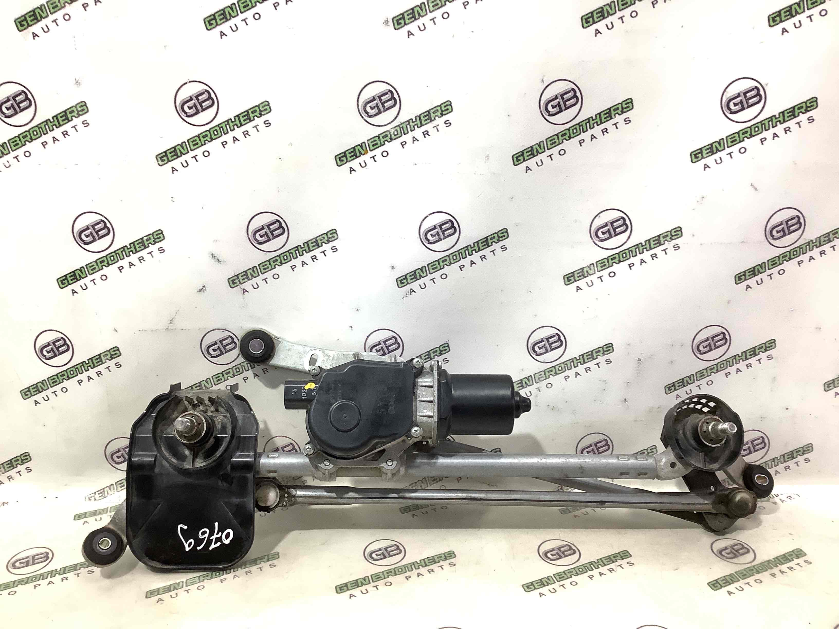 Механізм склоочисника, трапеція двірників