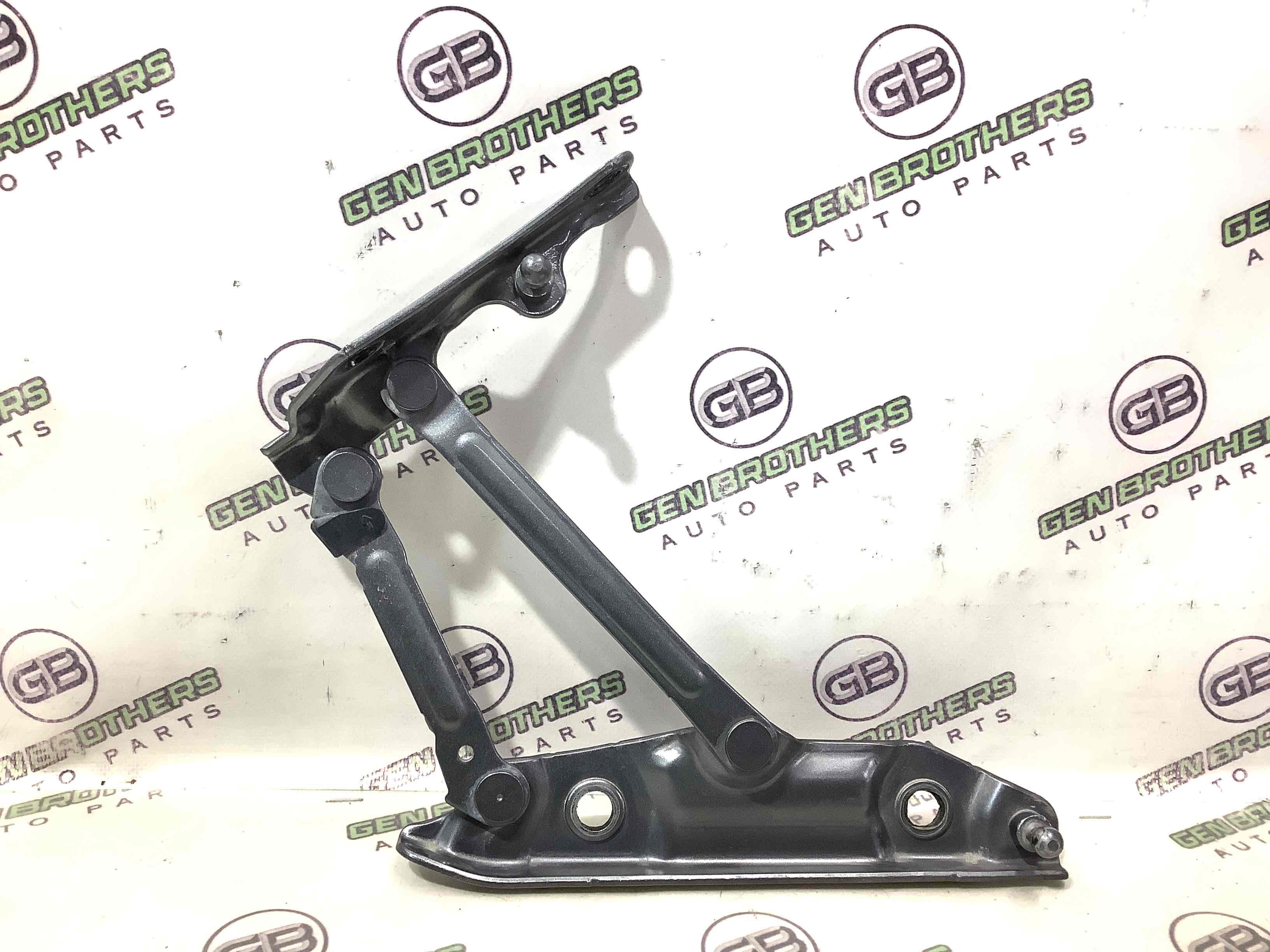 Петля кришки багажника, двері багажника