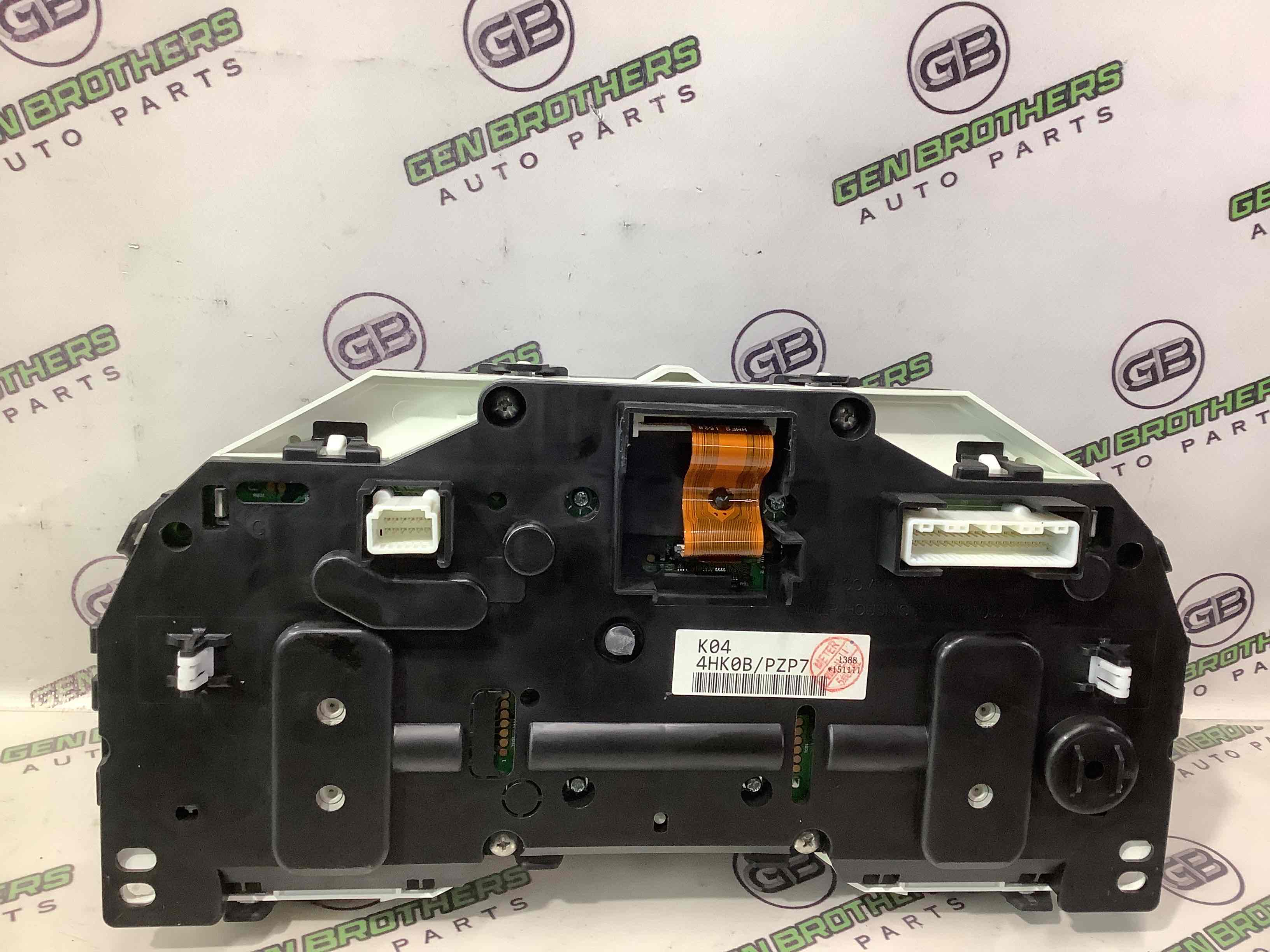 Щиток приладів панель приладів