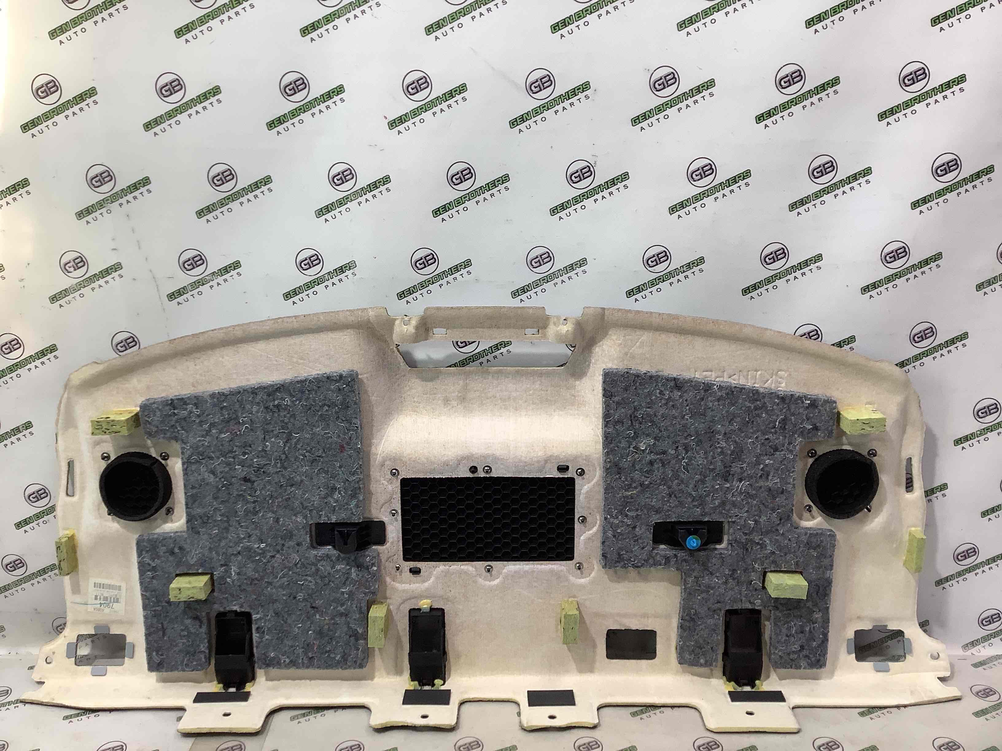 Обшивка задньої полиці