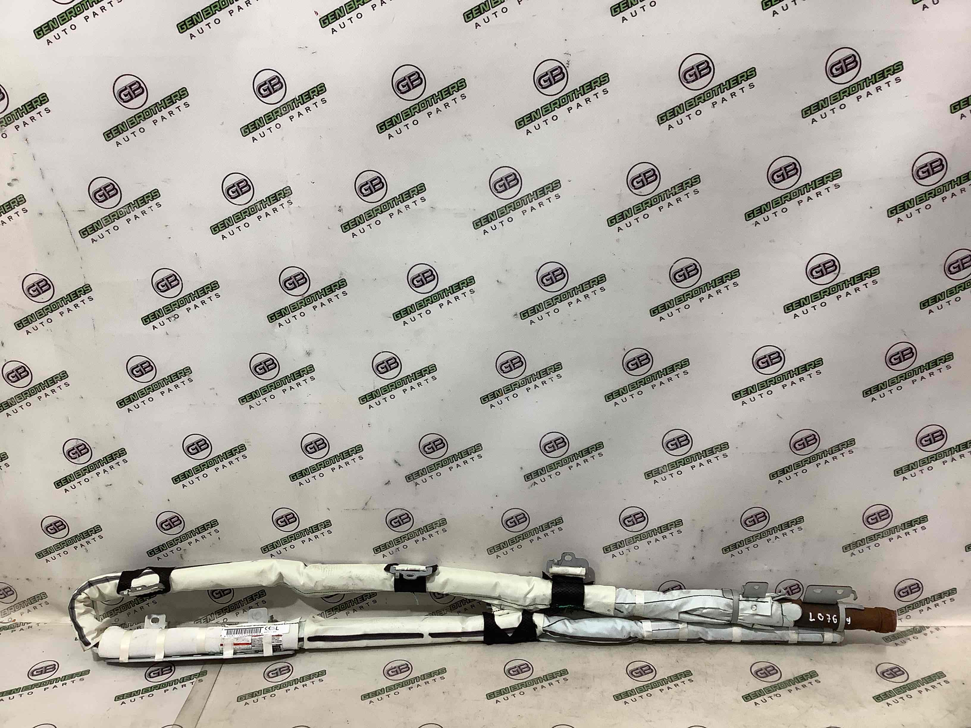 Подушка безпеки збоку шторка