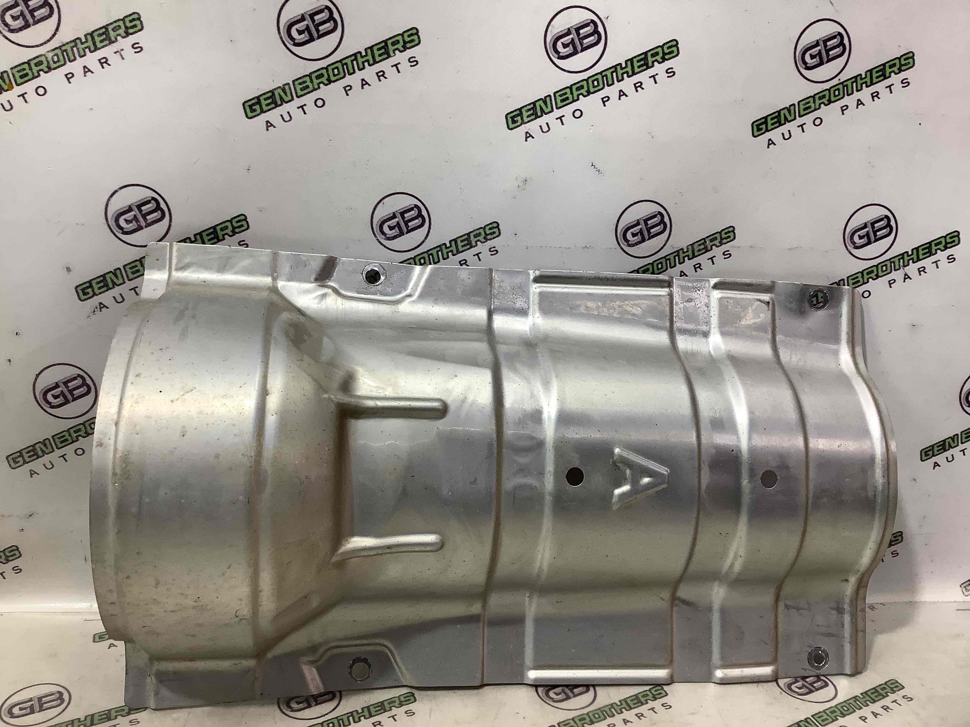 Теплоекран, пластикові ізолятори