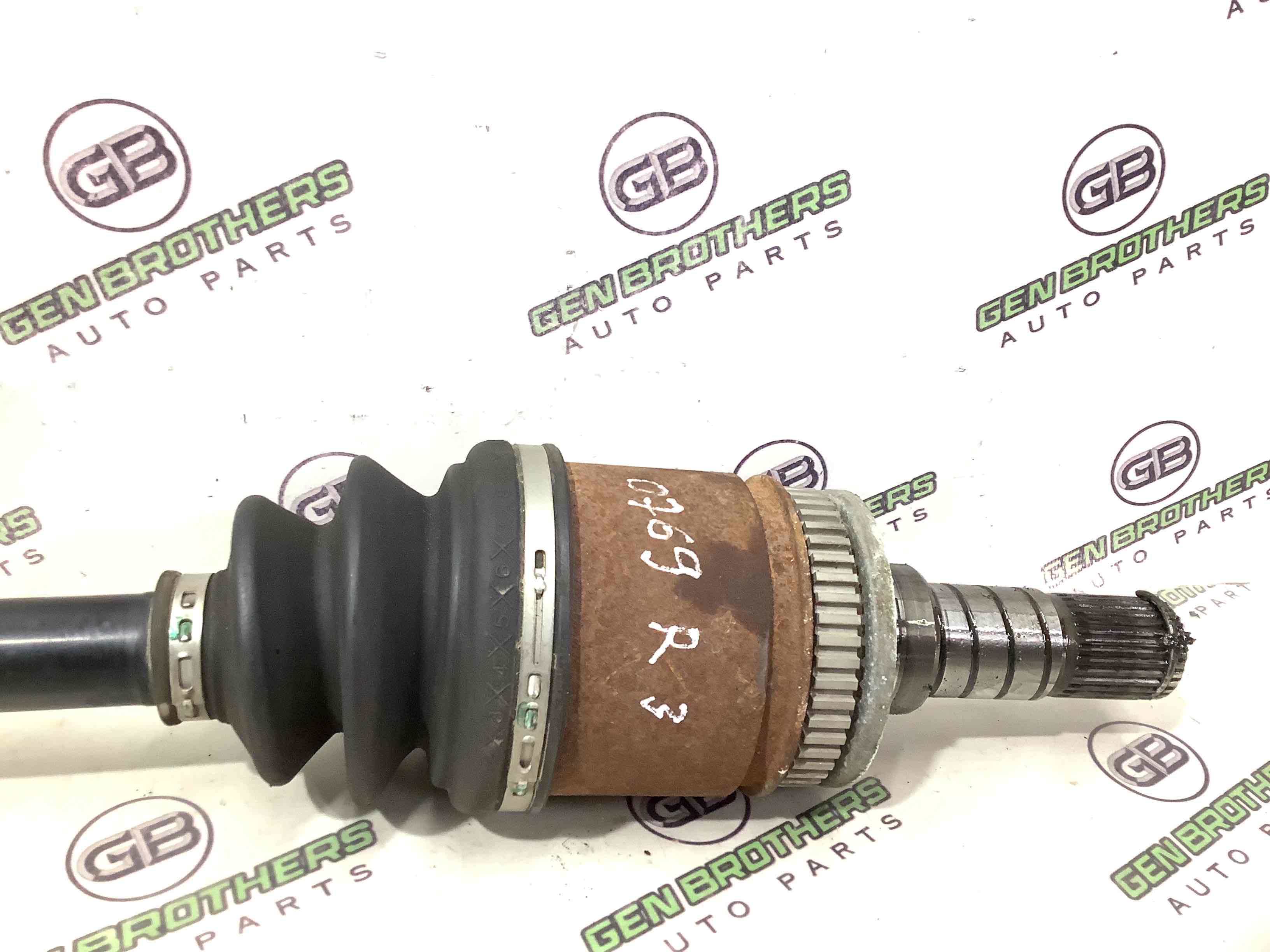 Привід піввісь задня права