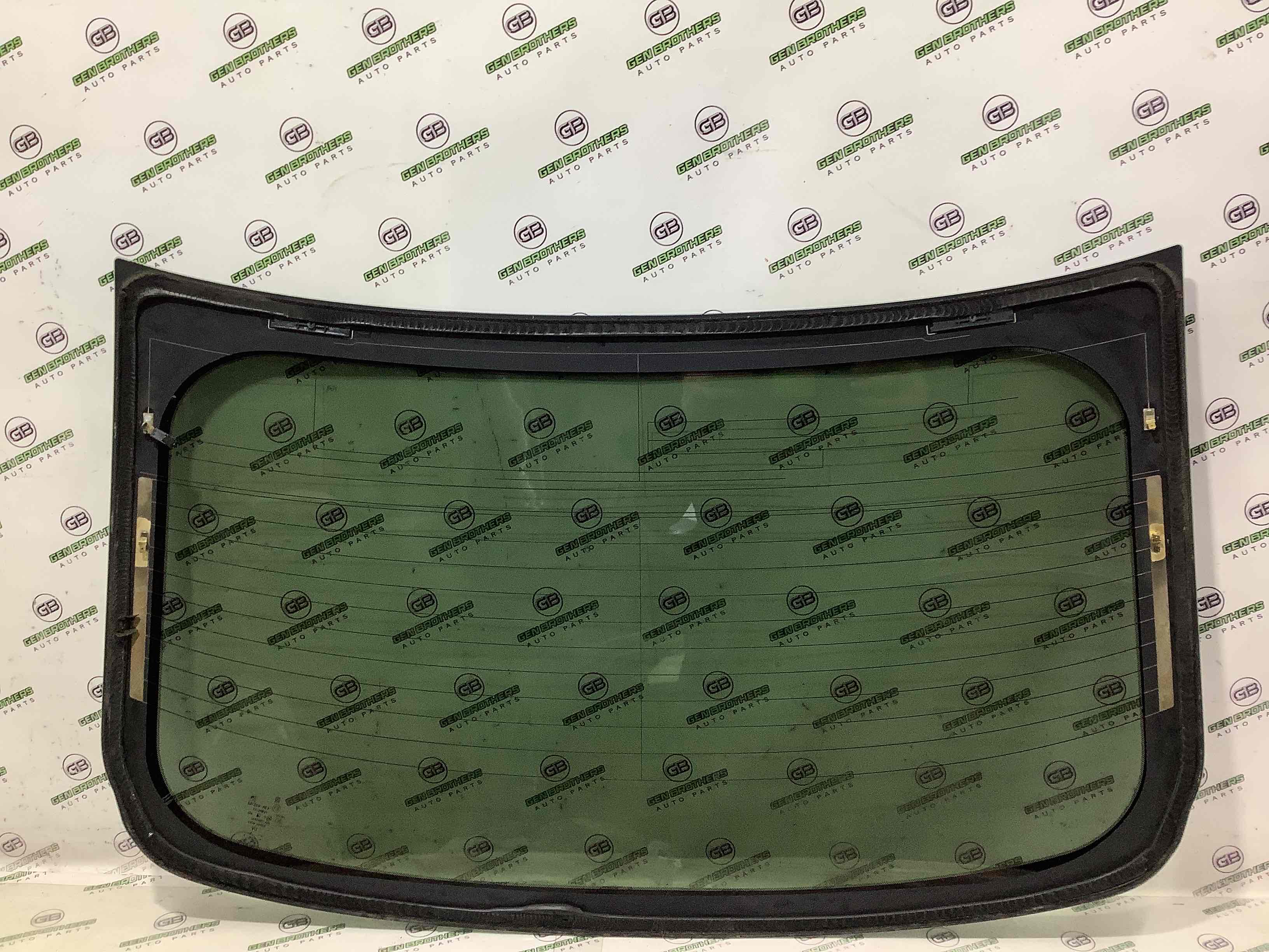 Скло заднє, скло кришки багажника