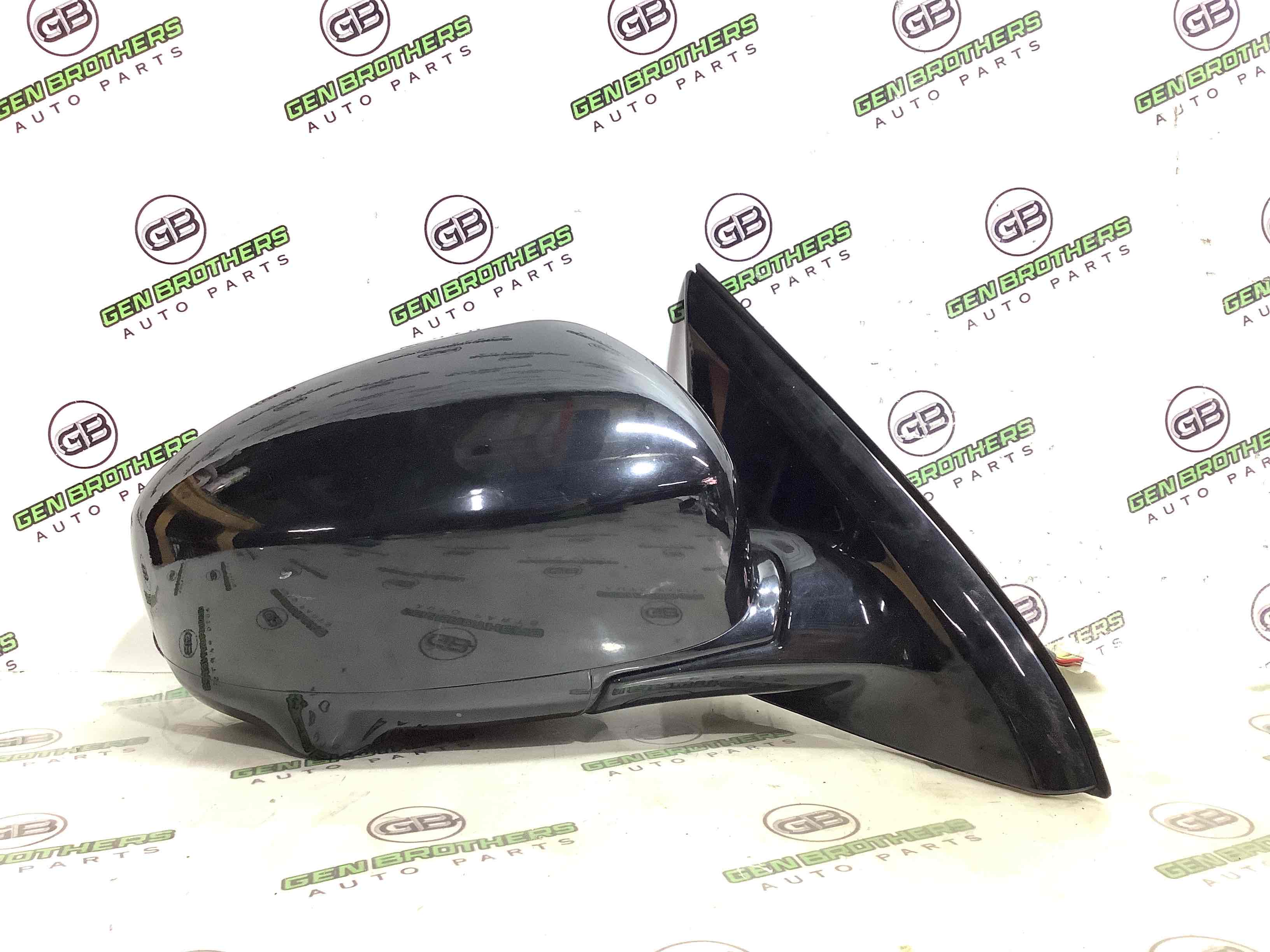 Дзеркало зовнішнє праве