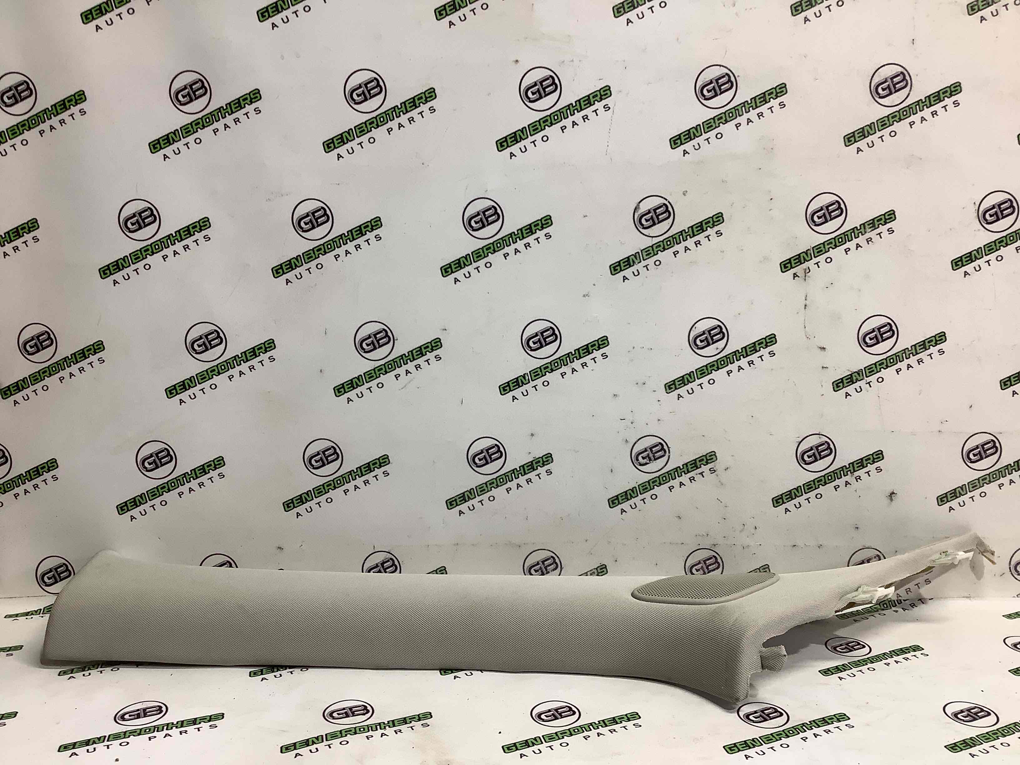 Обшивка передньої стійки ліва