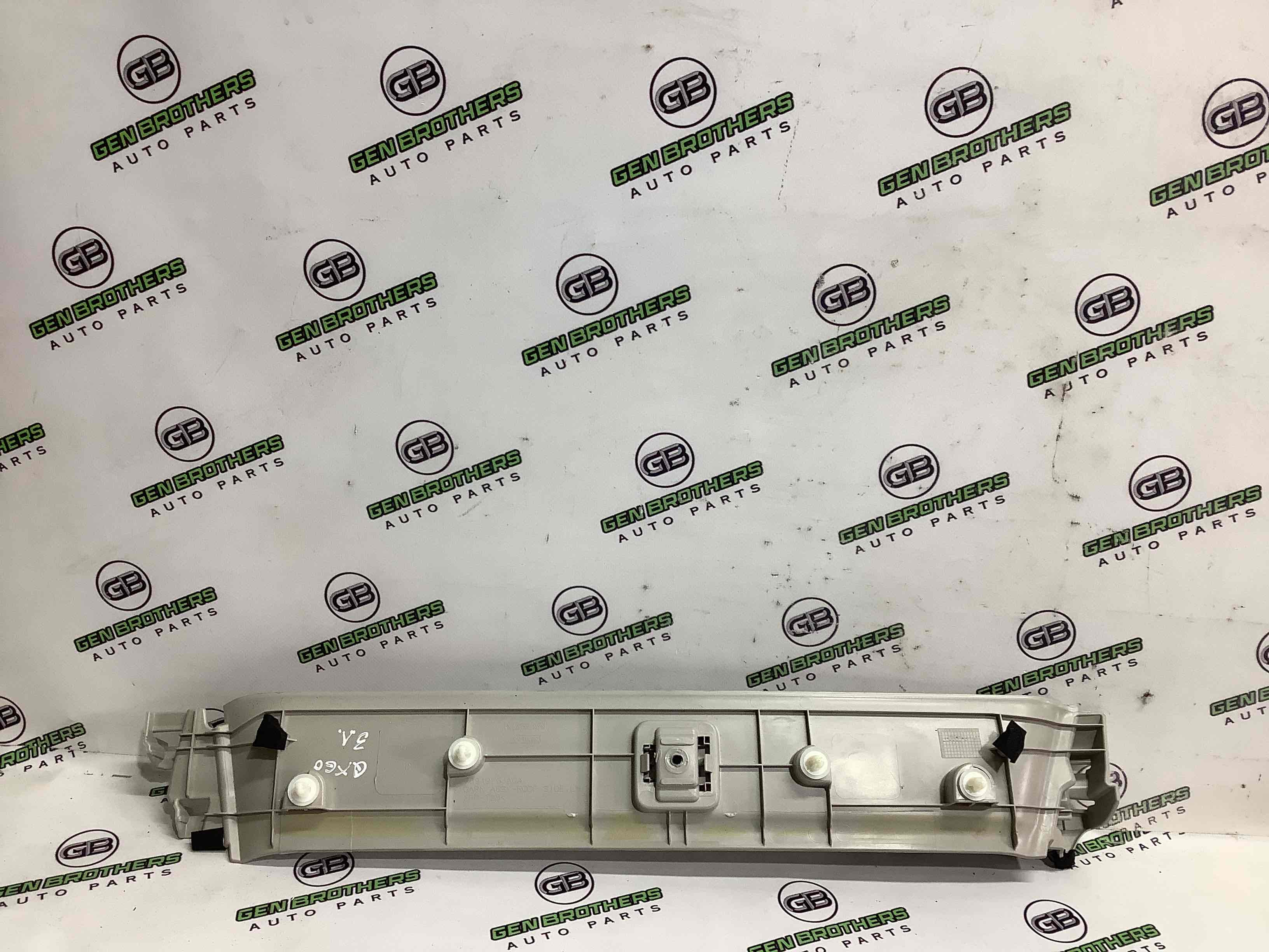 Обшивка задньої стійки ліва