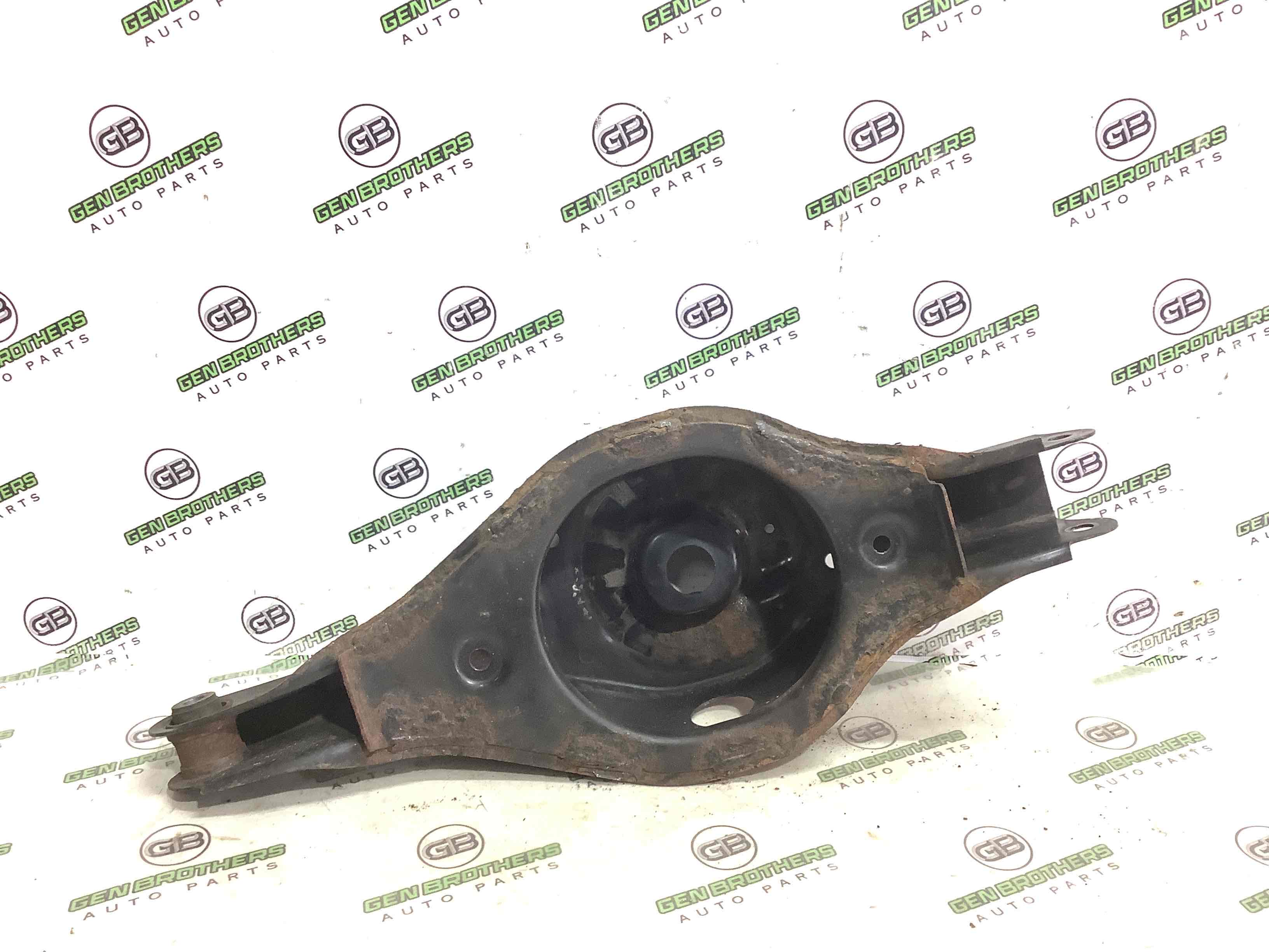 Важіль задній правий