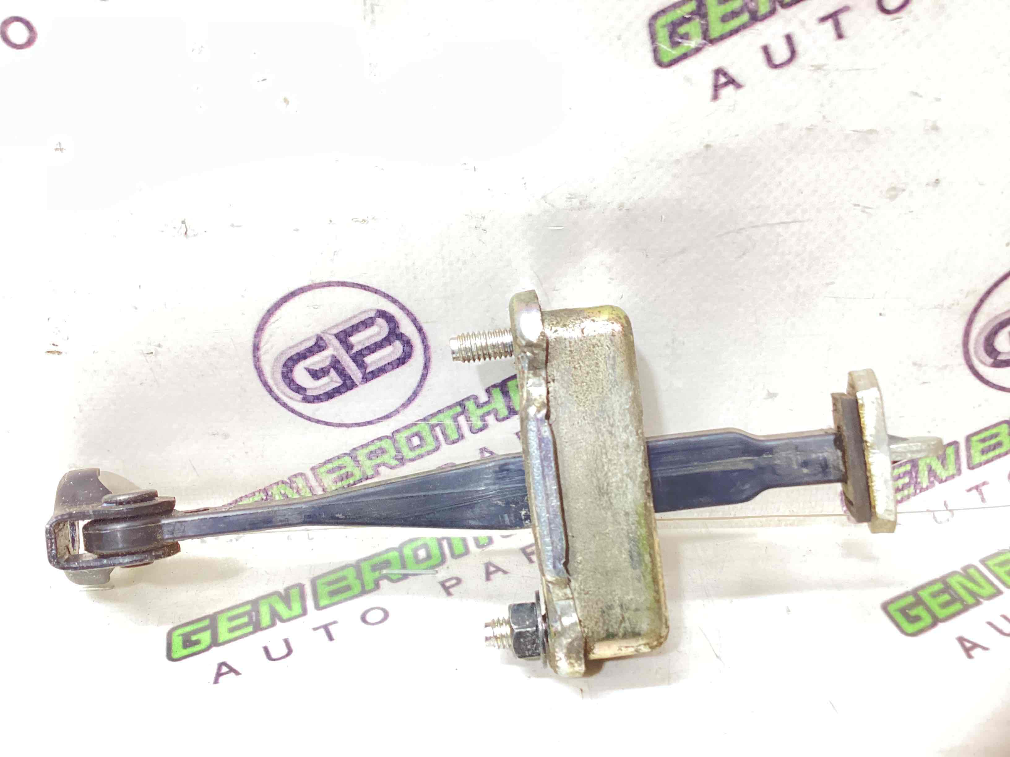 Обмежувач відчинення дверей