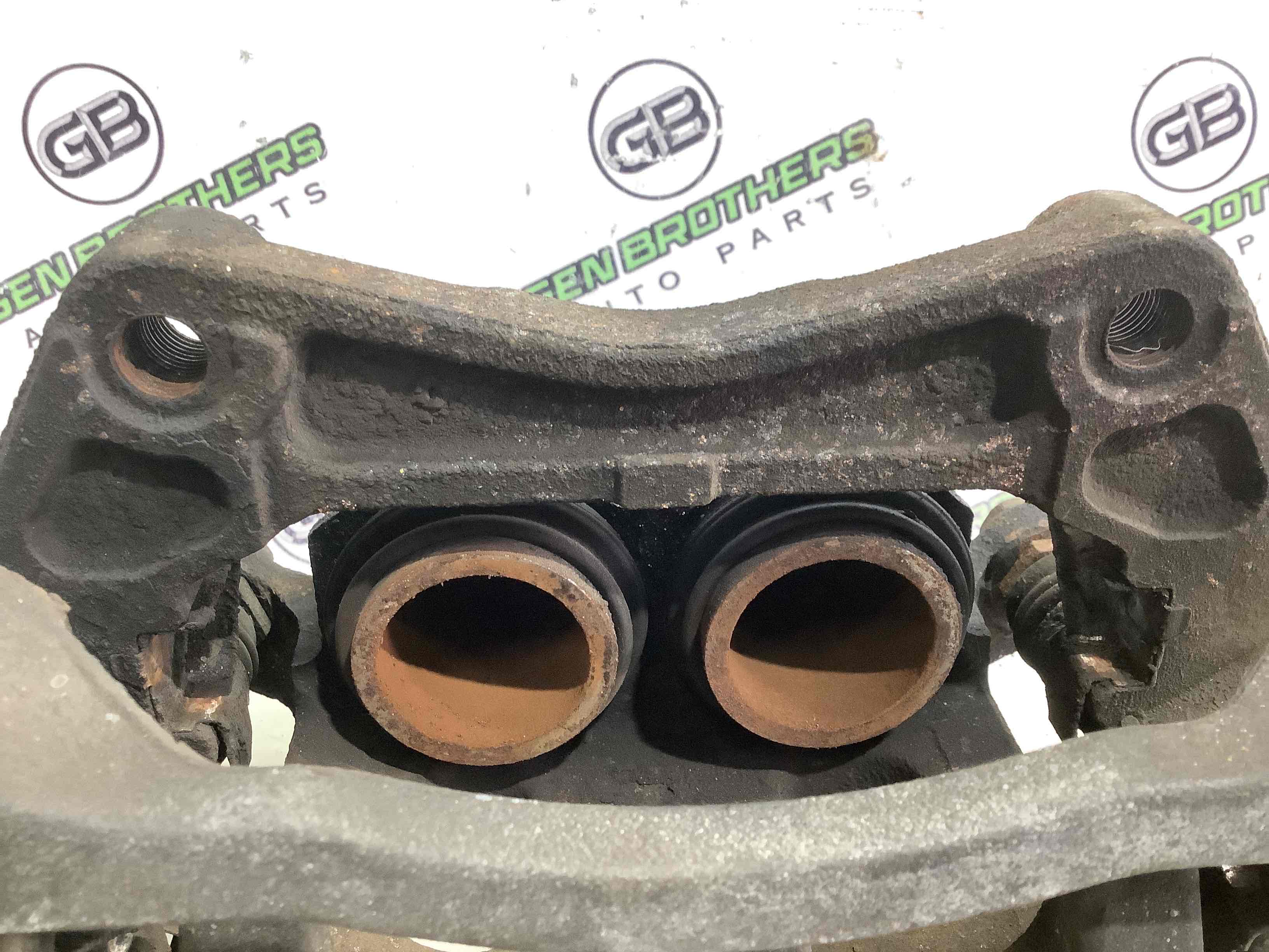 Супорт передній правий