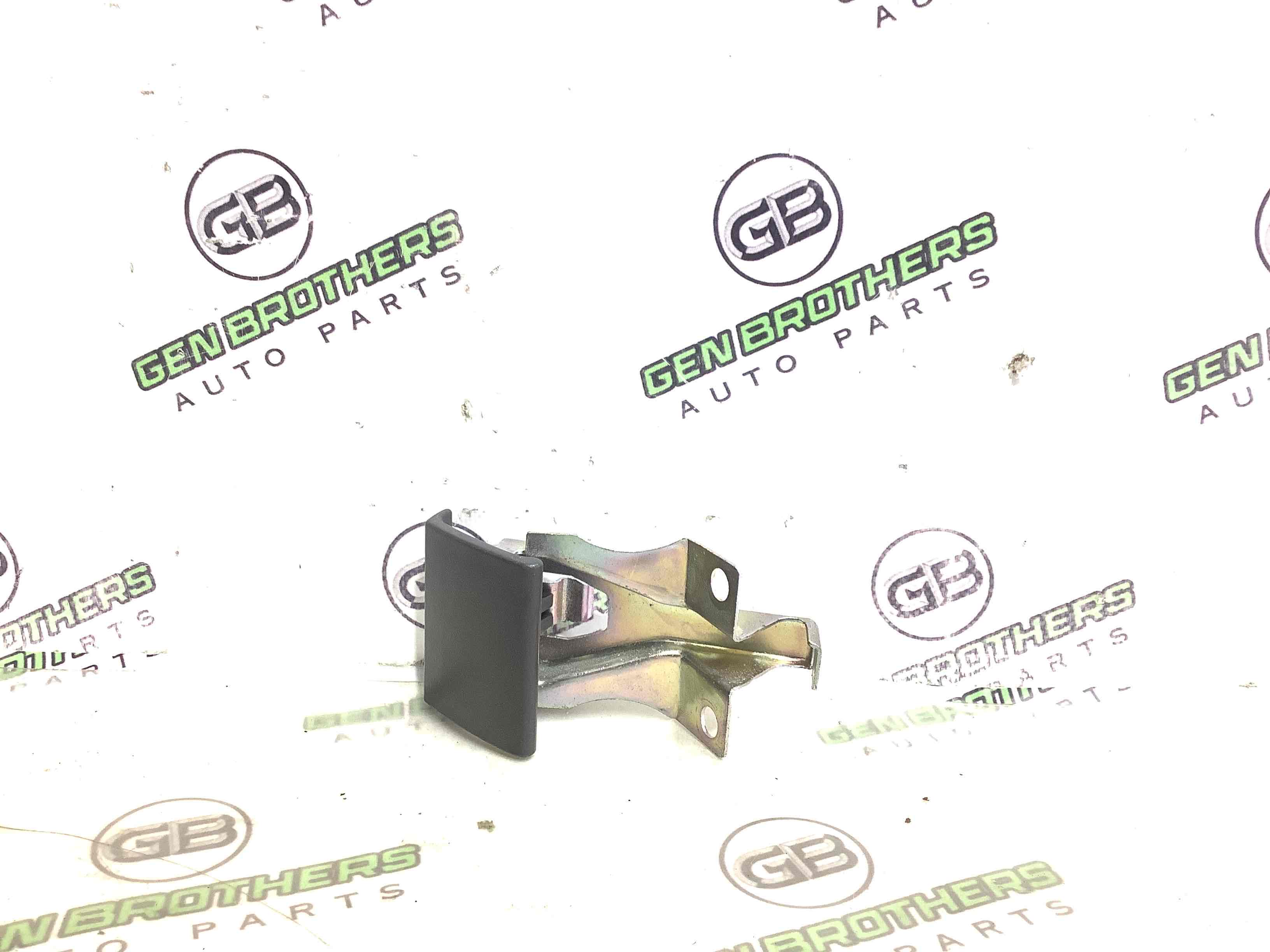 Ручка відкривання капота