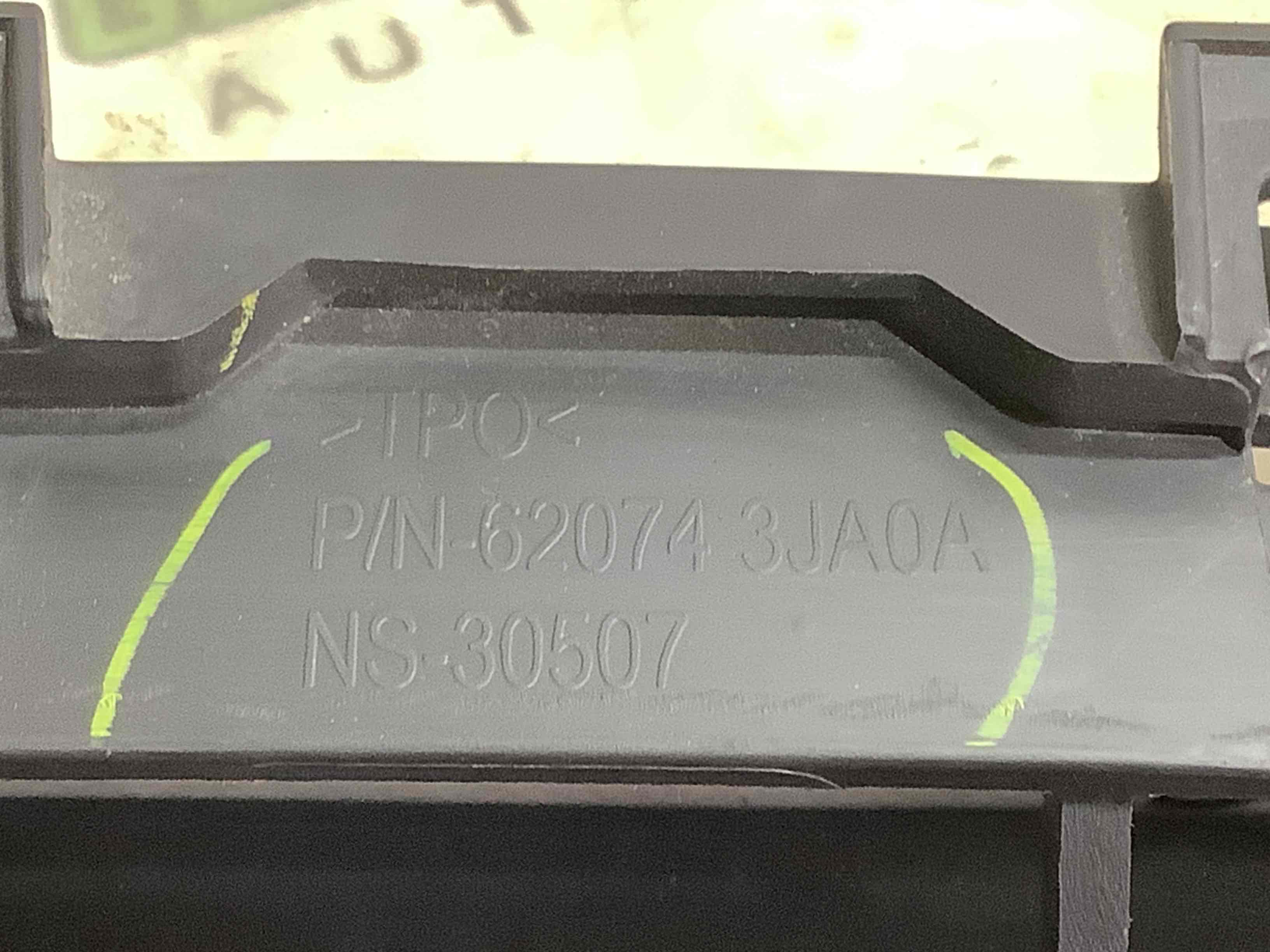 Заглушка, вставка решітка в бампер