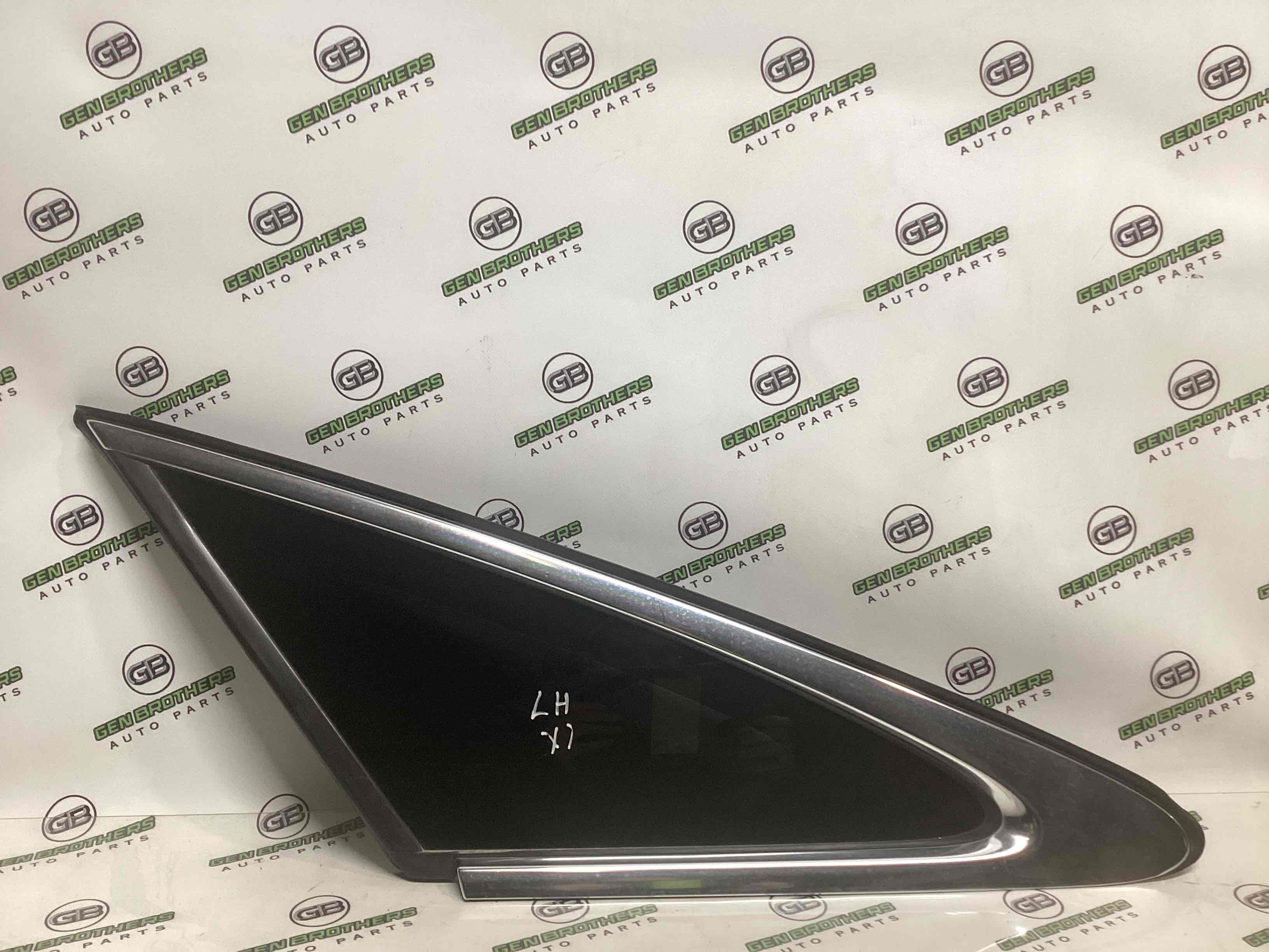 Скло кузовне бічне ліве