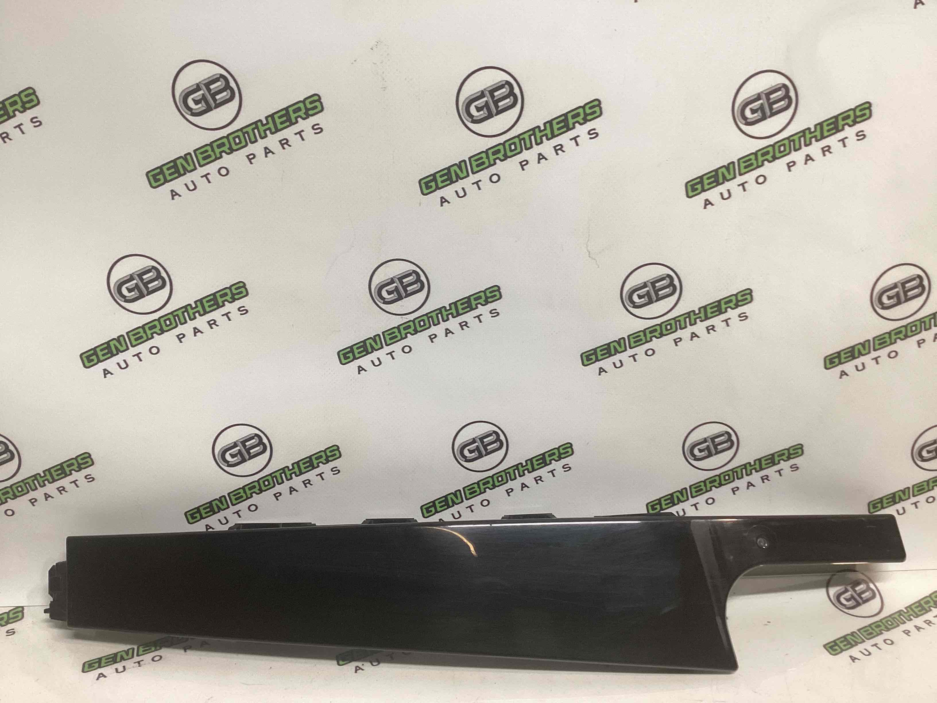 Молдинг двері задньої лівої