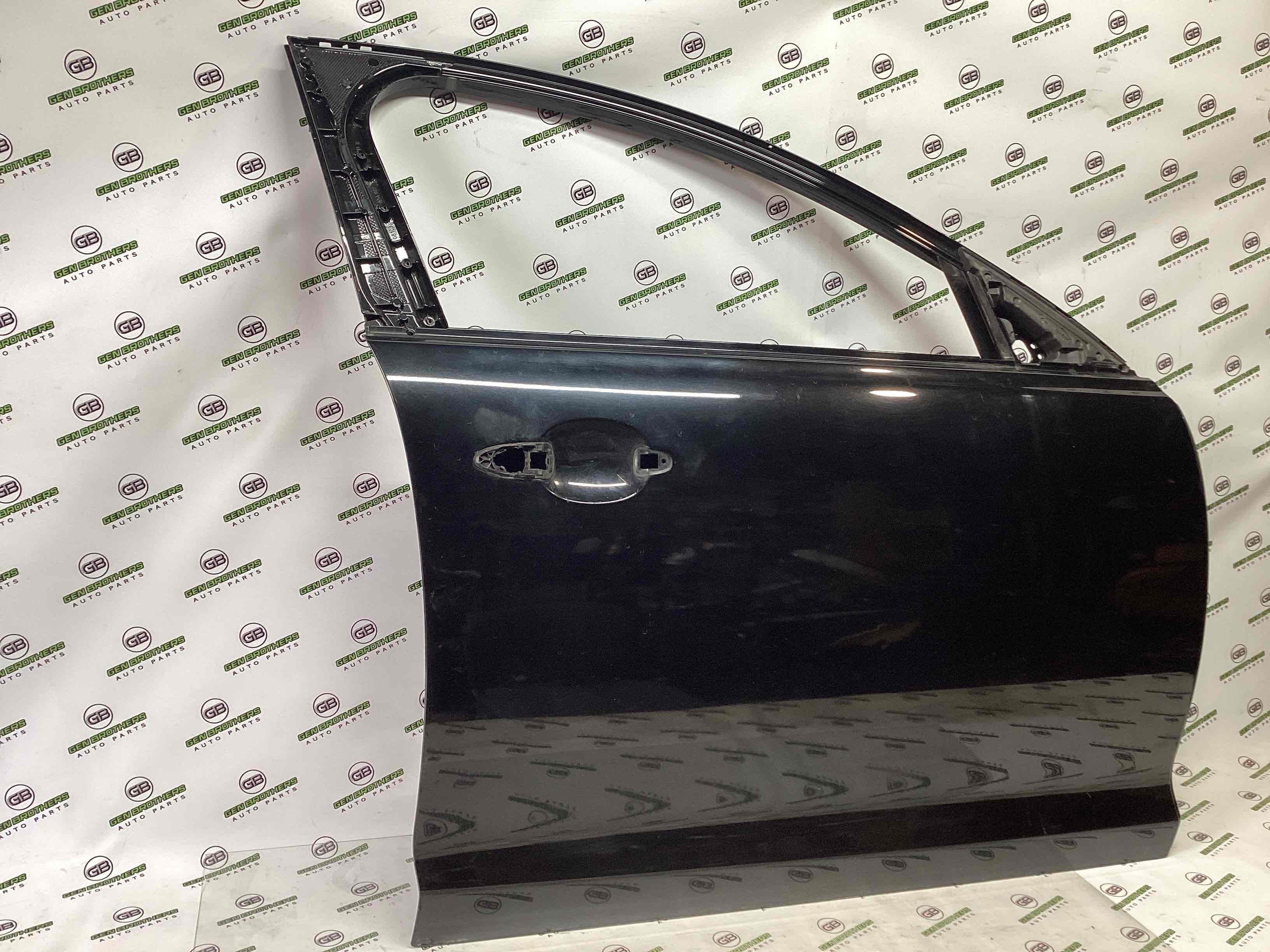 Двері передні права