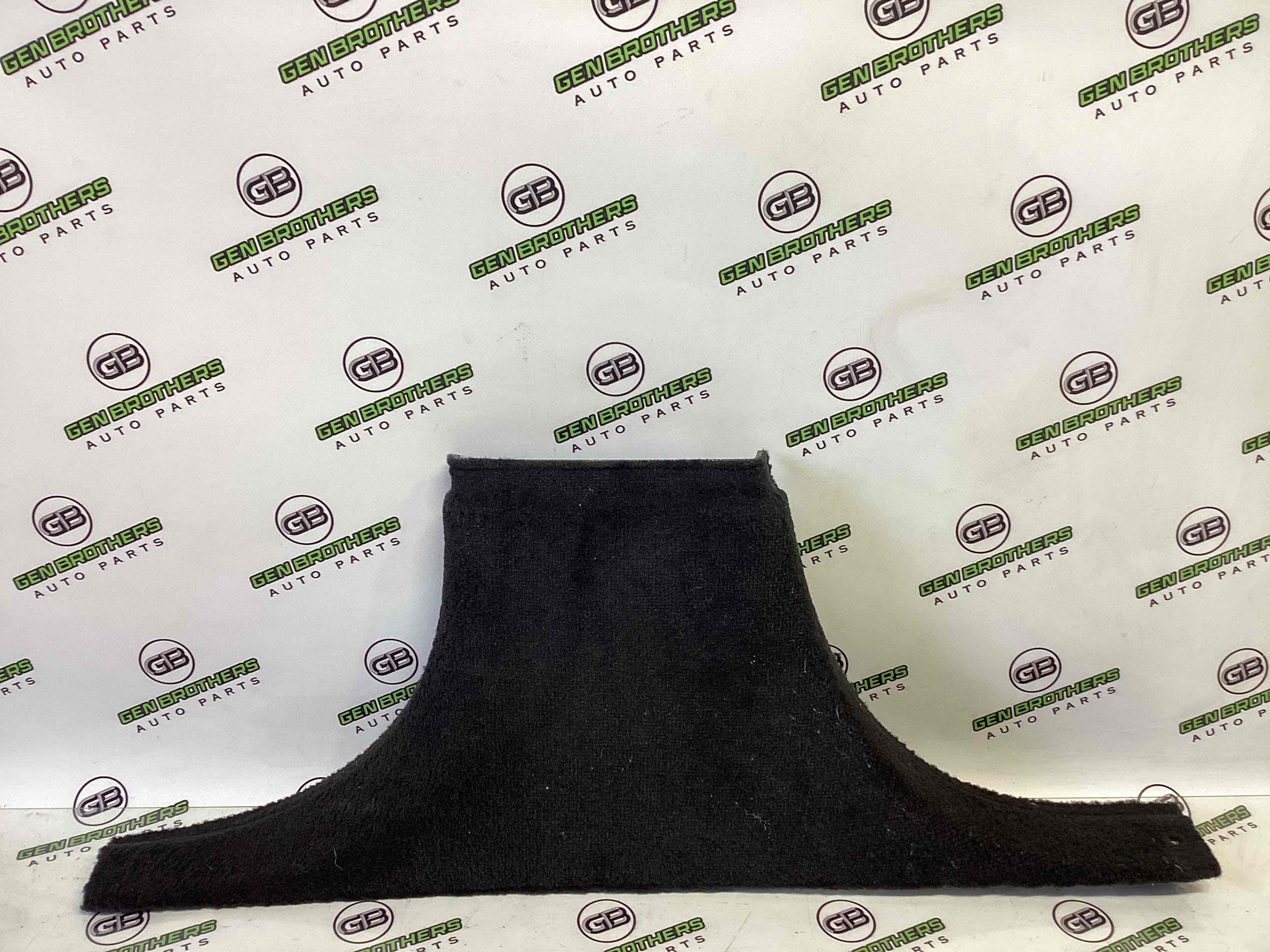 Обшивка центральної стійки ліва