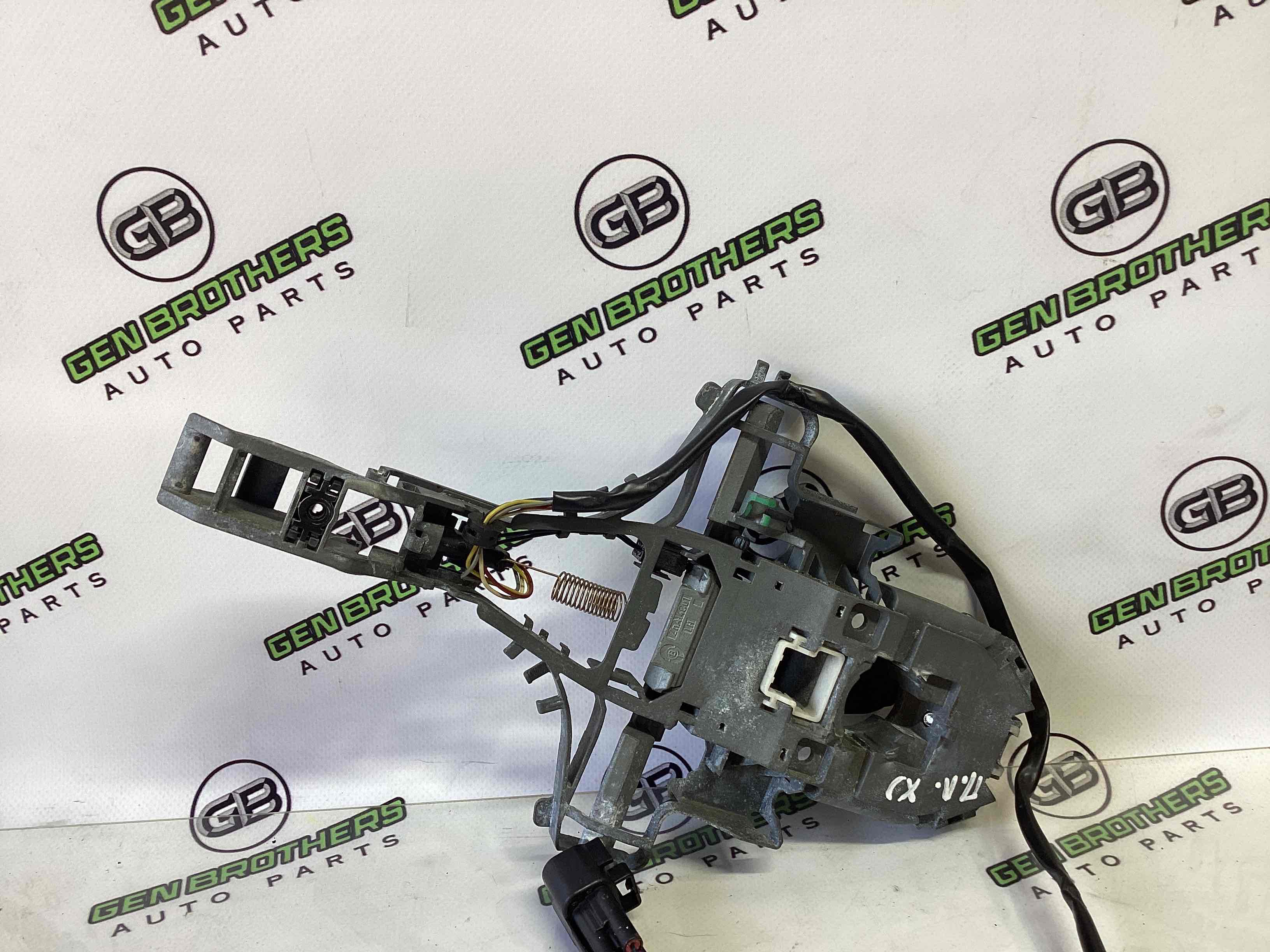 Кронштейн ручки дверей