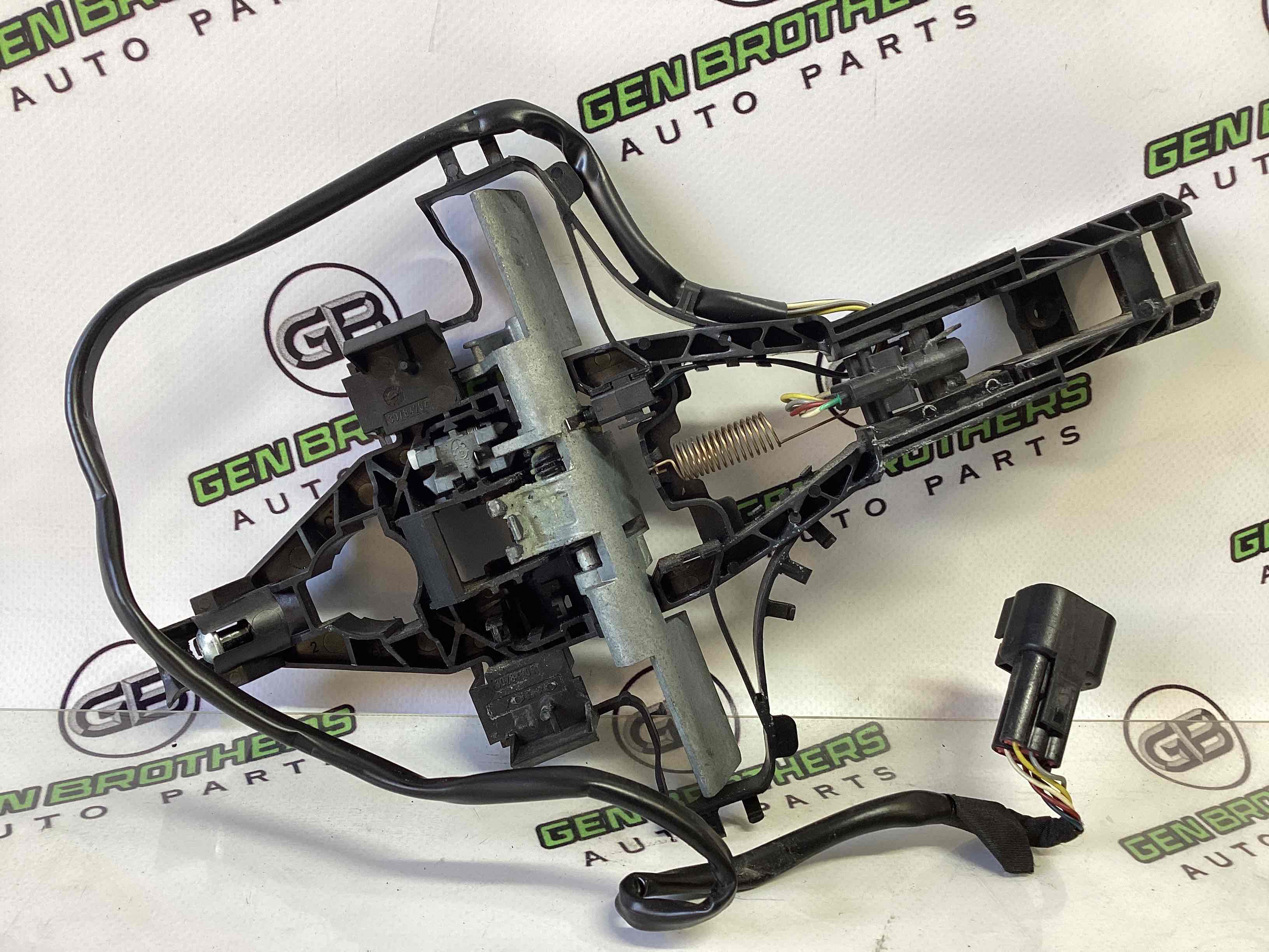 Кронштейн ручки дверей