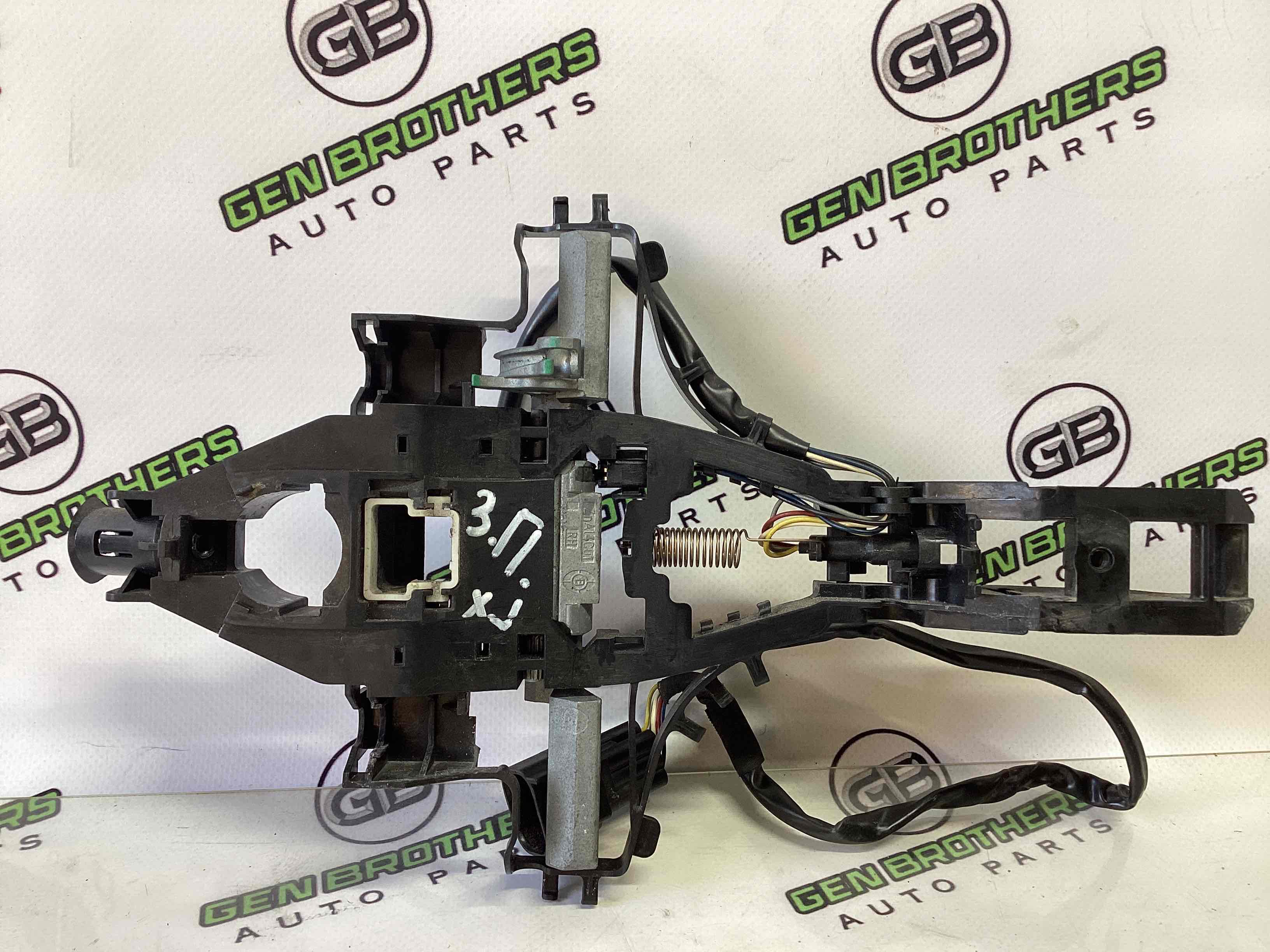 Кронштейн ручки дверей