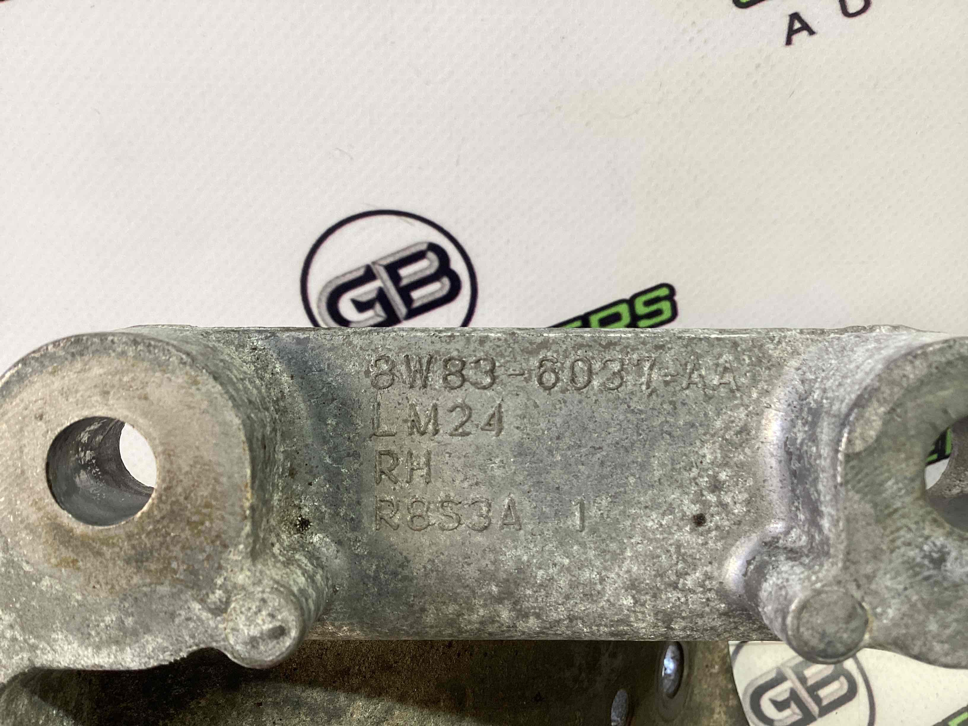 Кронштейн двигуна