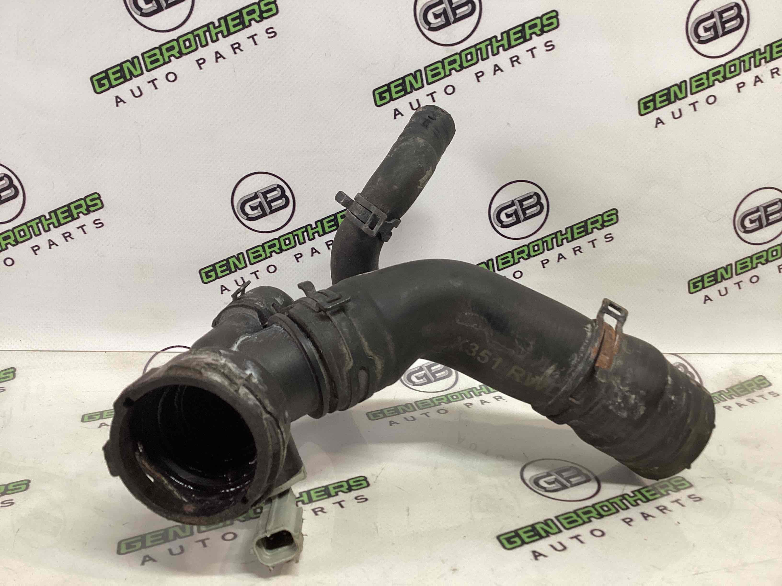 Патрубок радіаторів