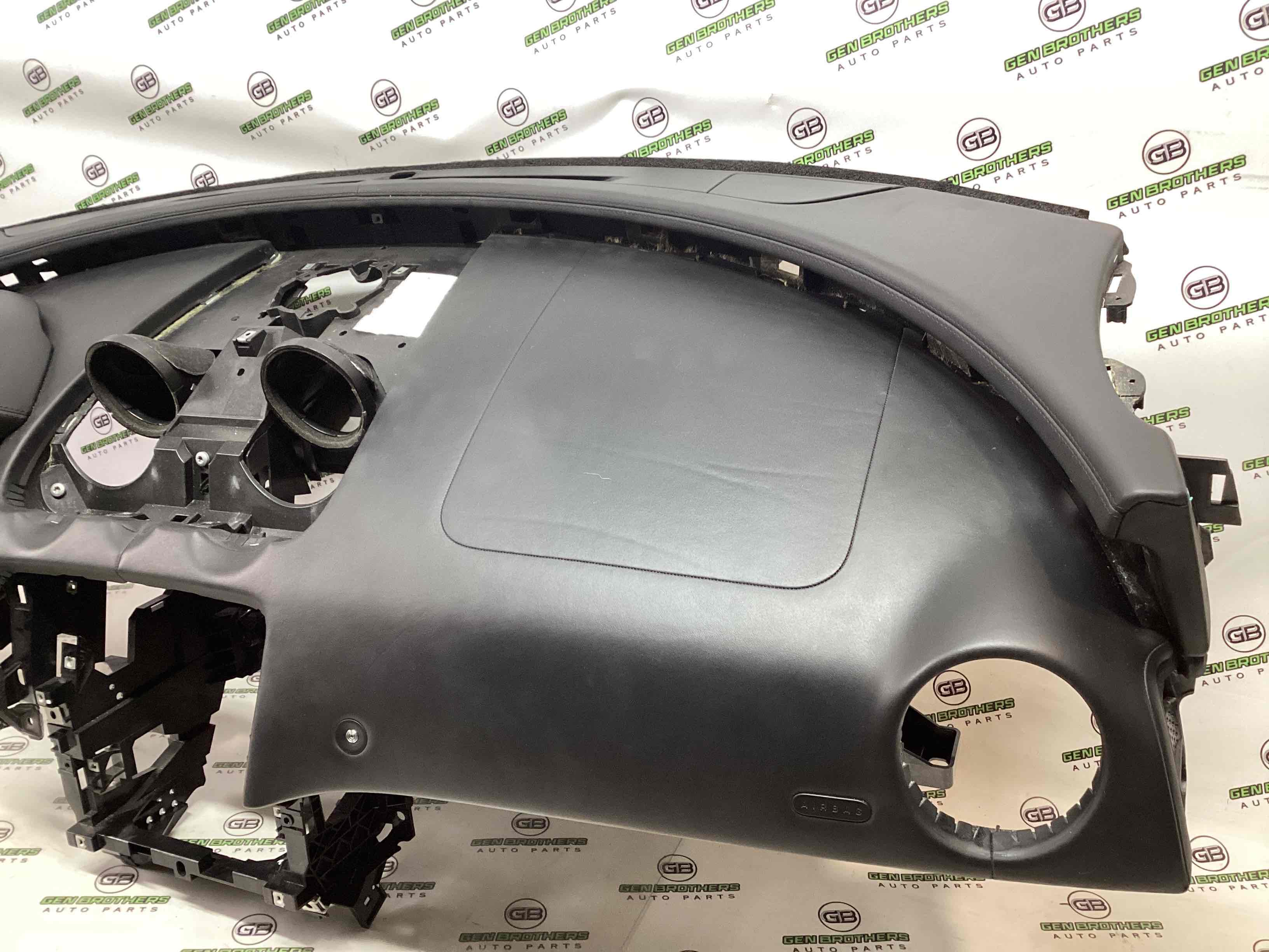 Панель передня салону торпедо