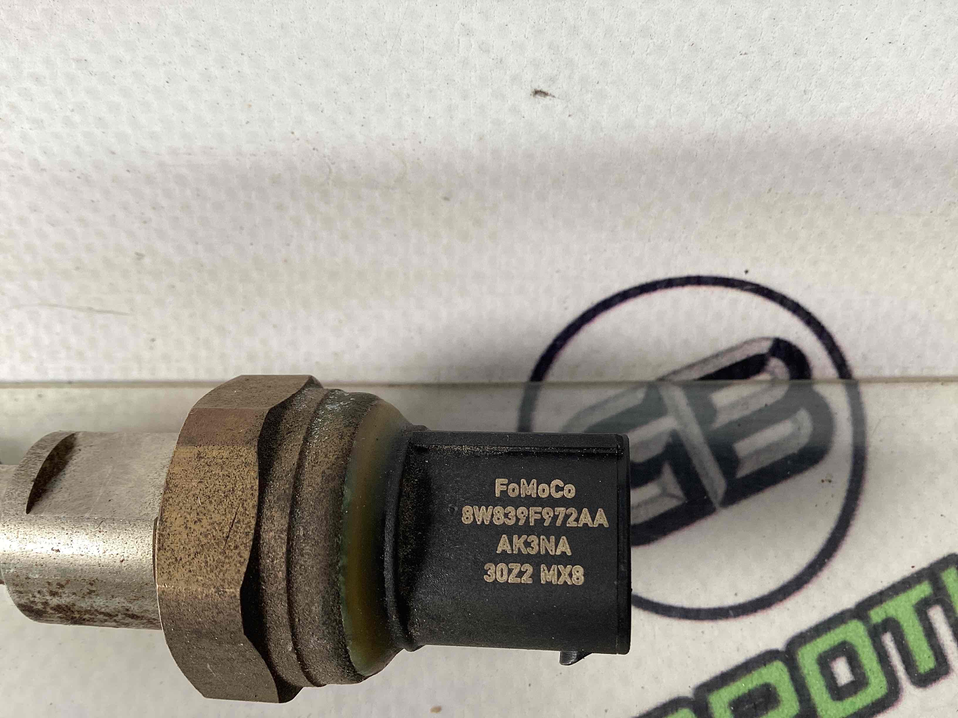 Датчик тиску палива