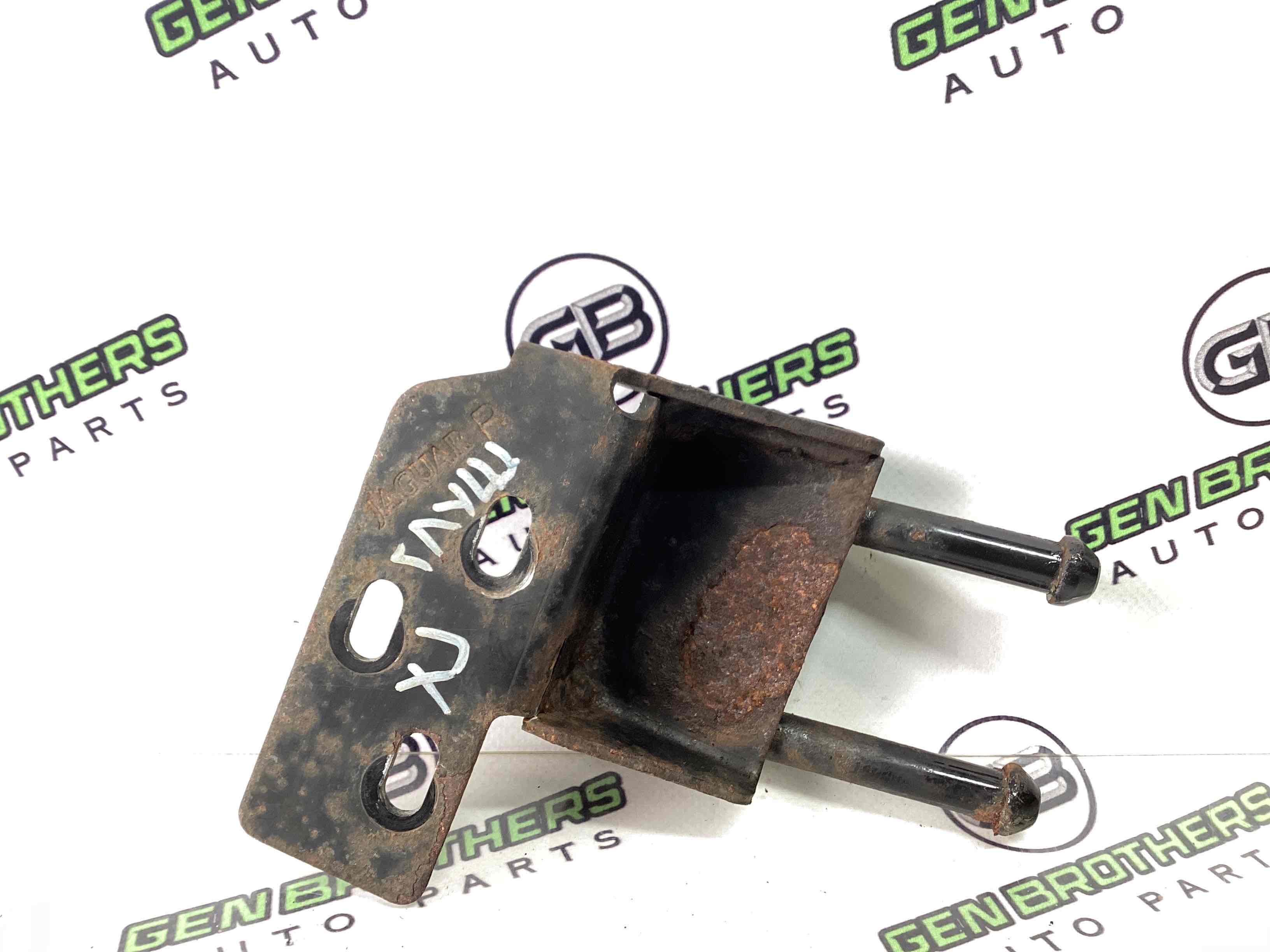 Кронштейн глушника