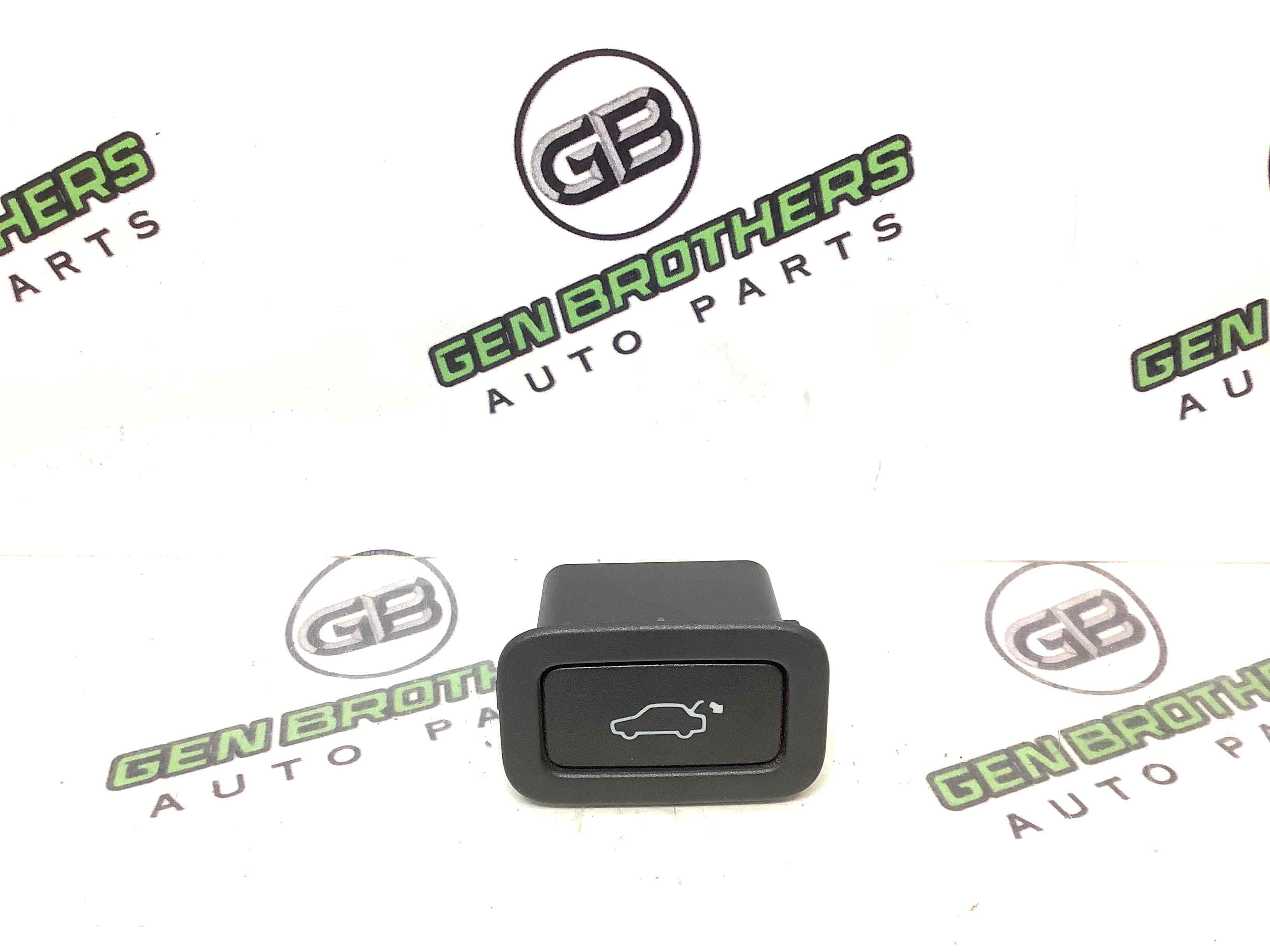 Кнопка відкриття багажника