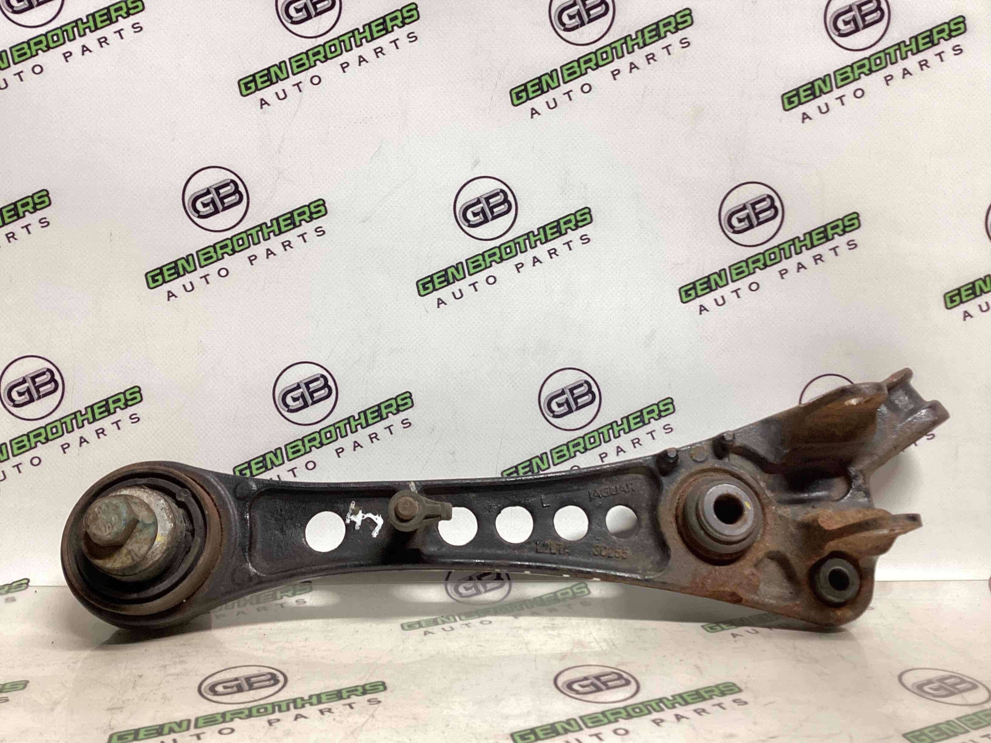 Важіль передній лівий