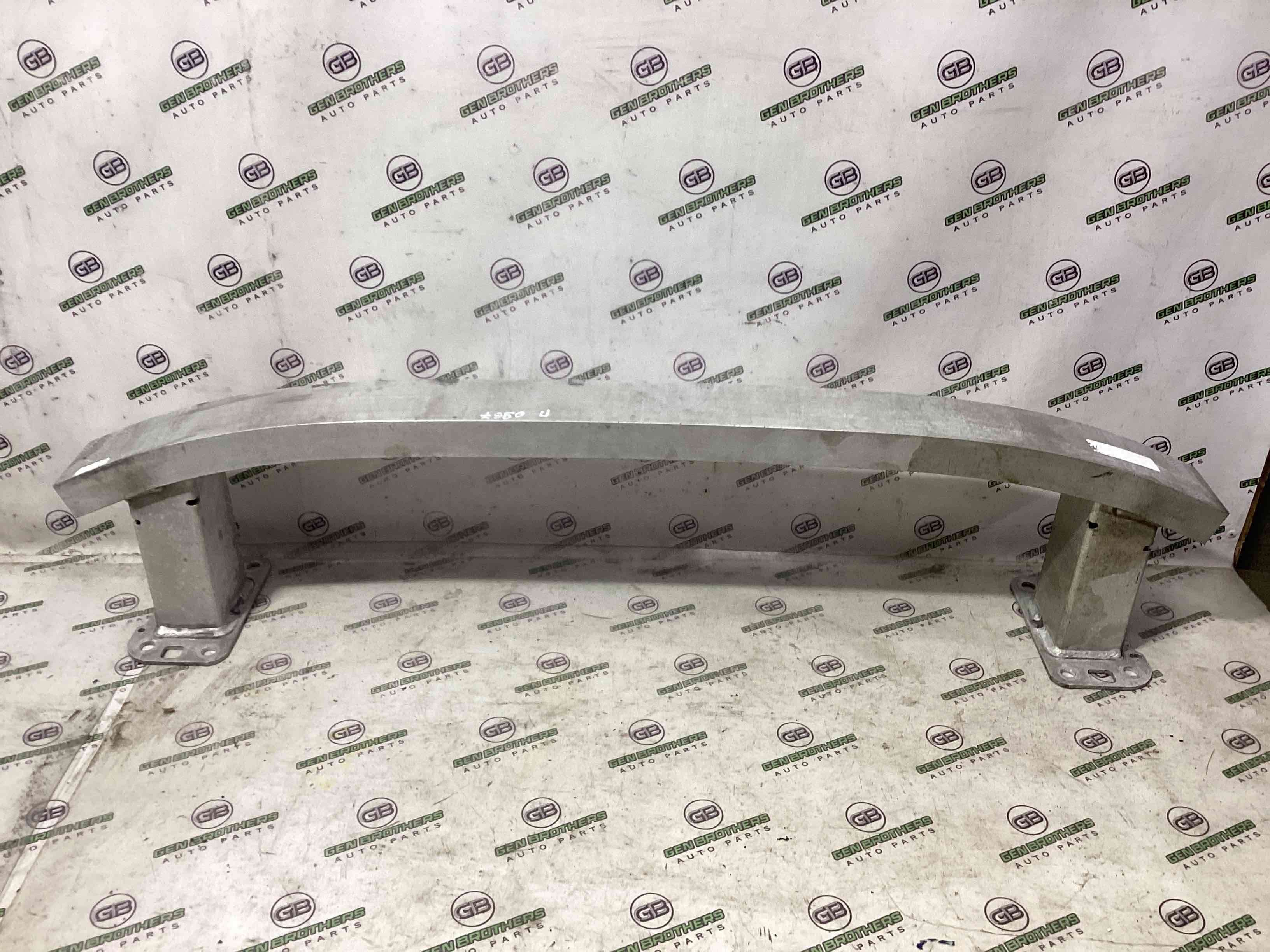 Підсилювач бампера переднього