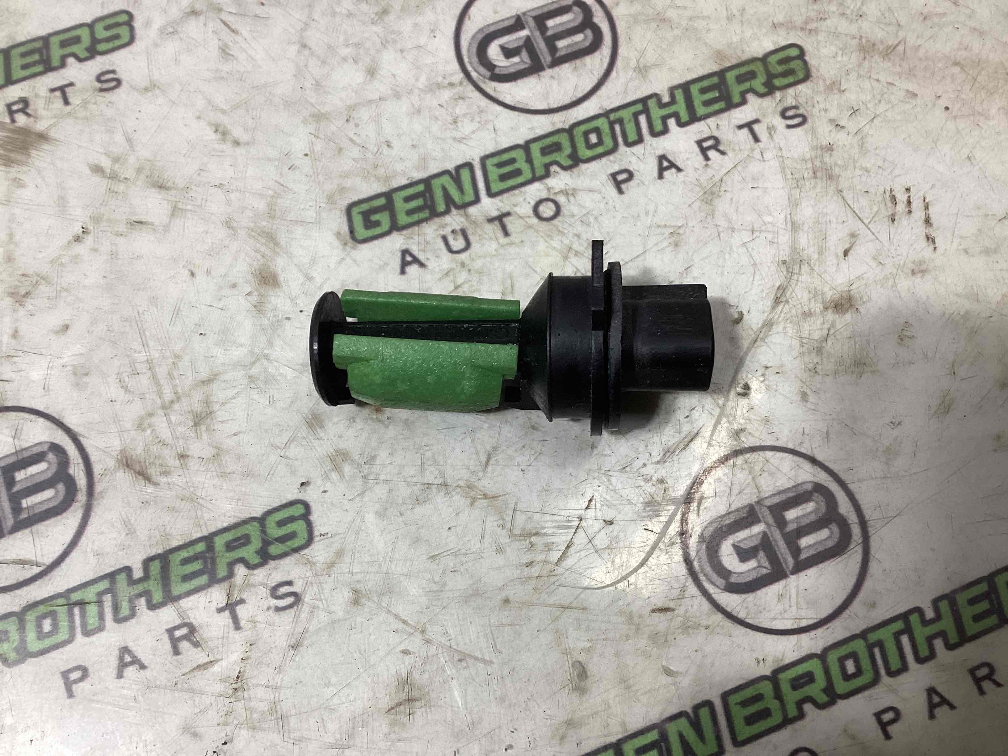 Датчик рівня бачка омивача