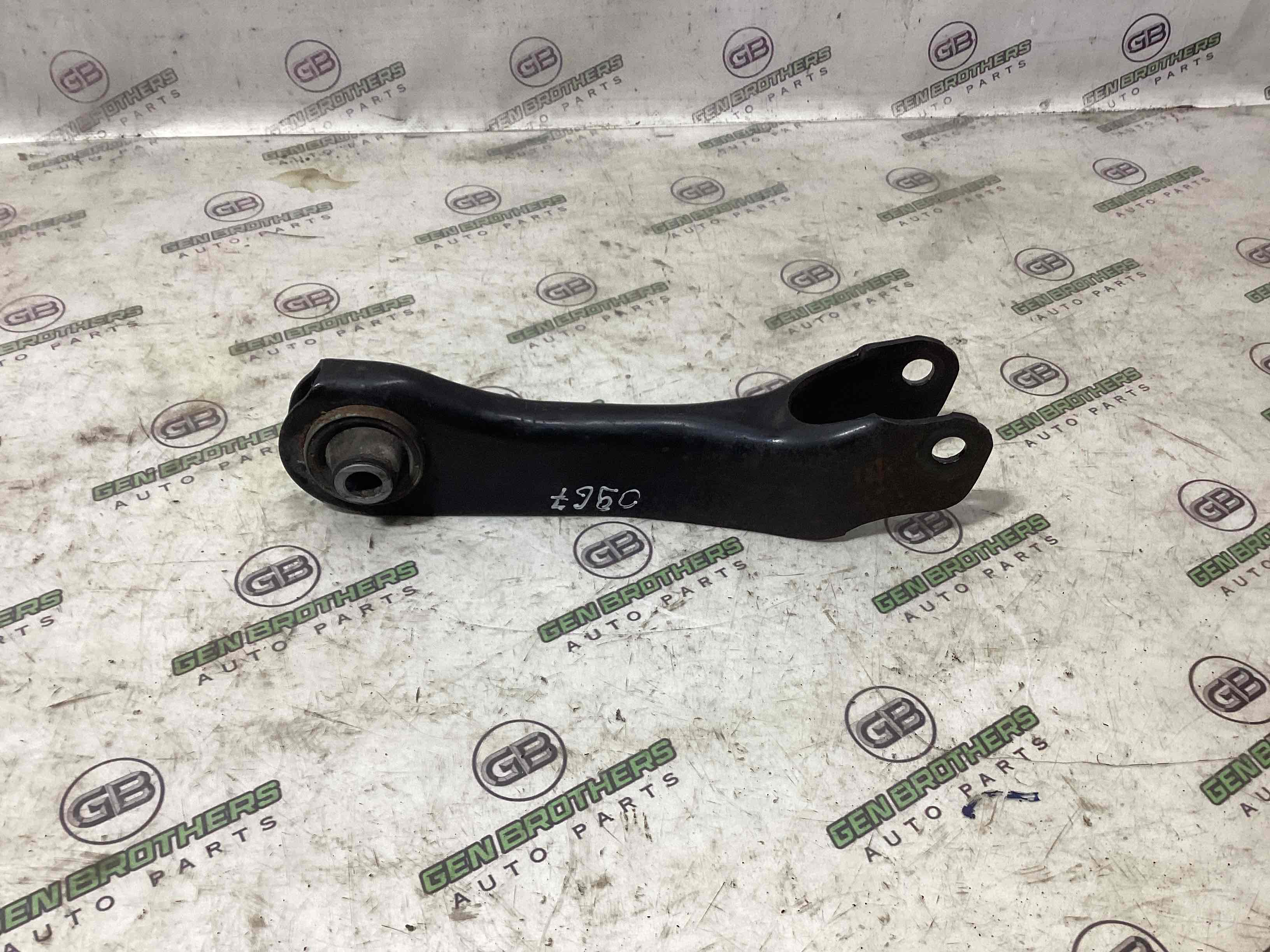 Важіль задній