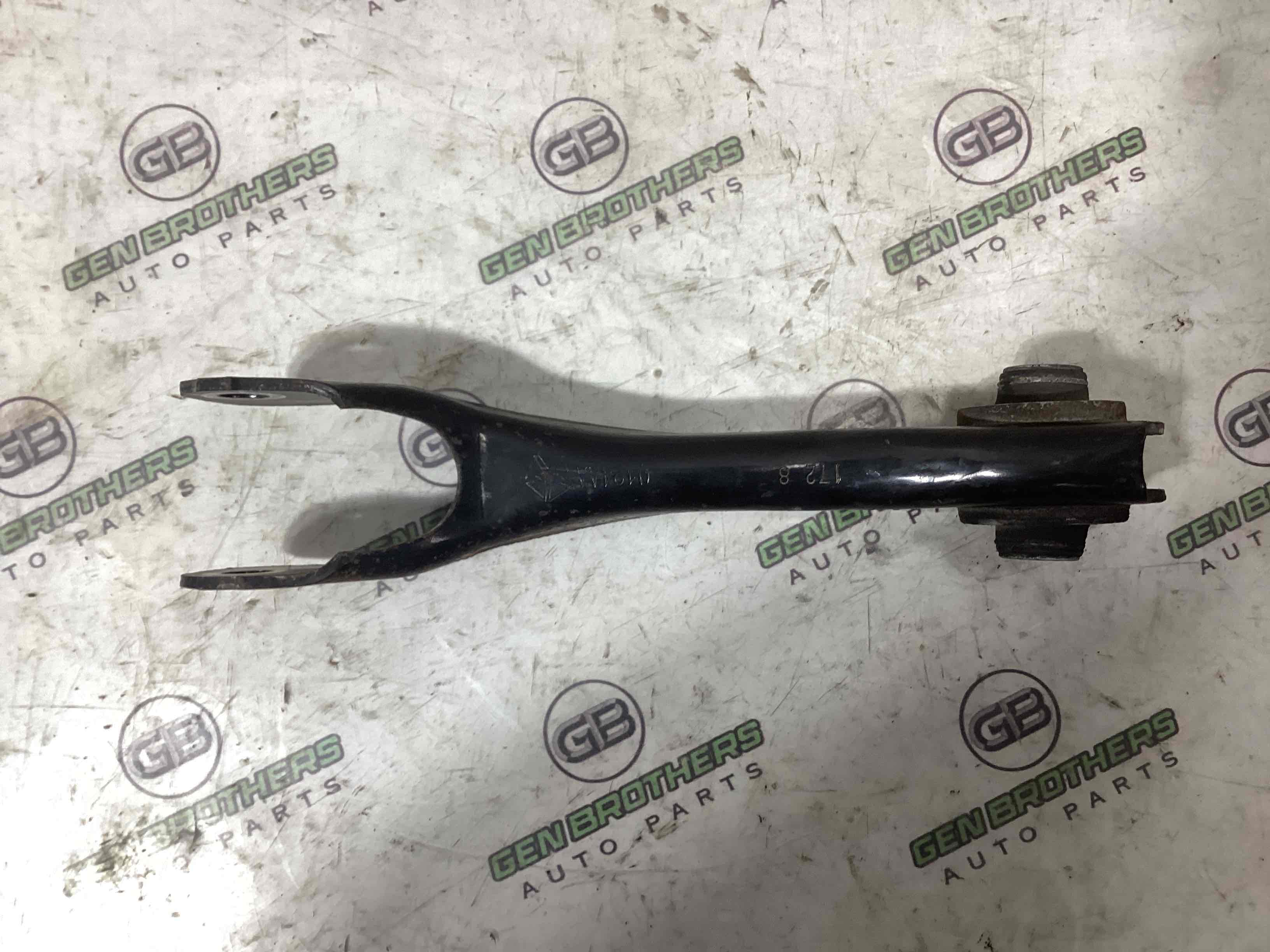 Важіль задній правий