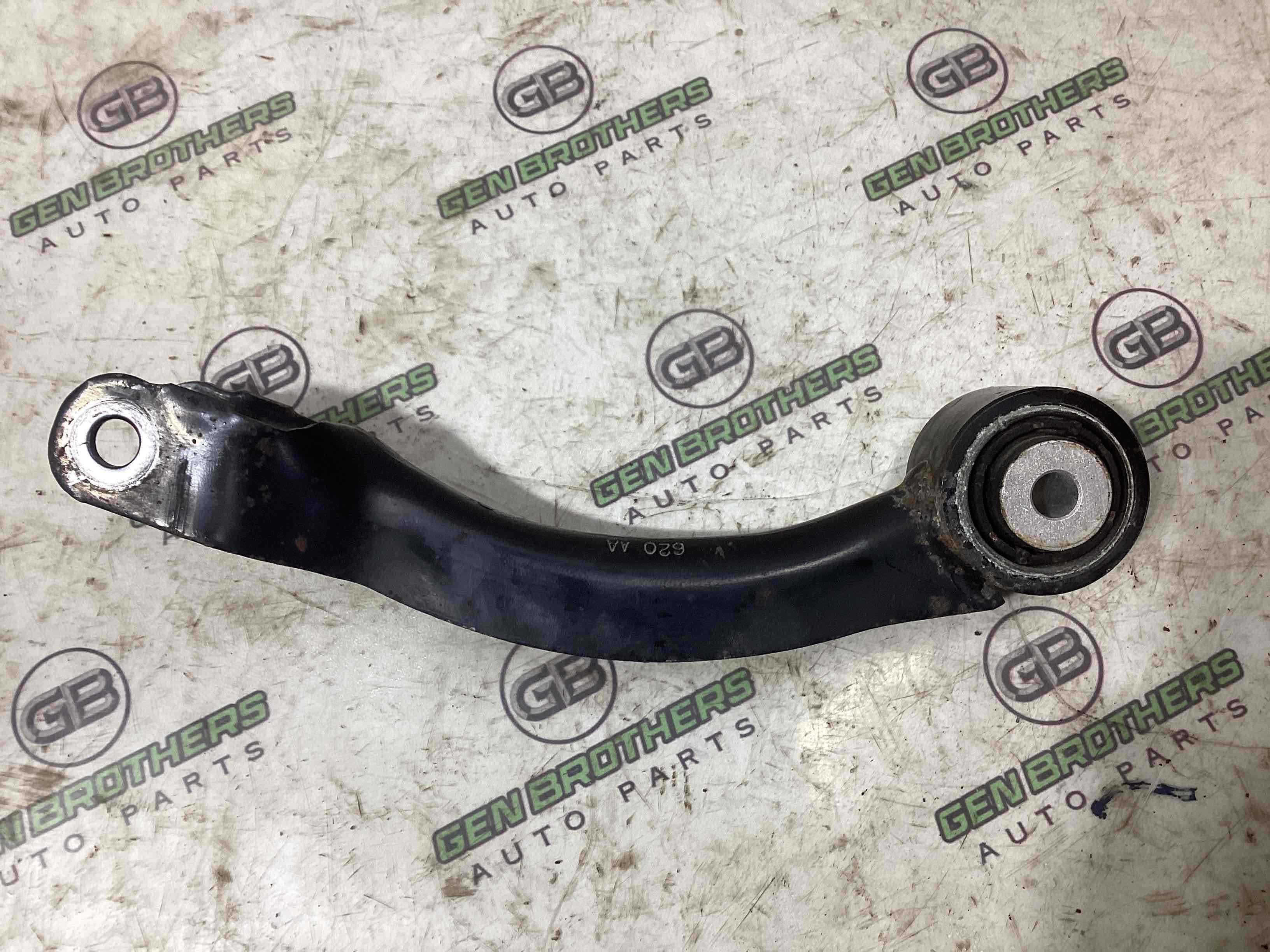 Важіль задній правий