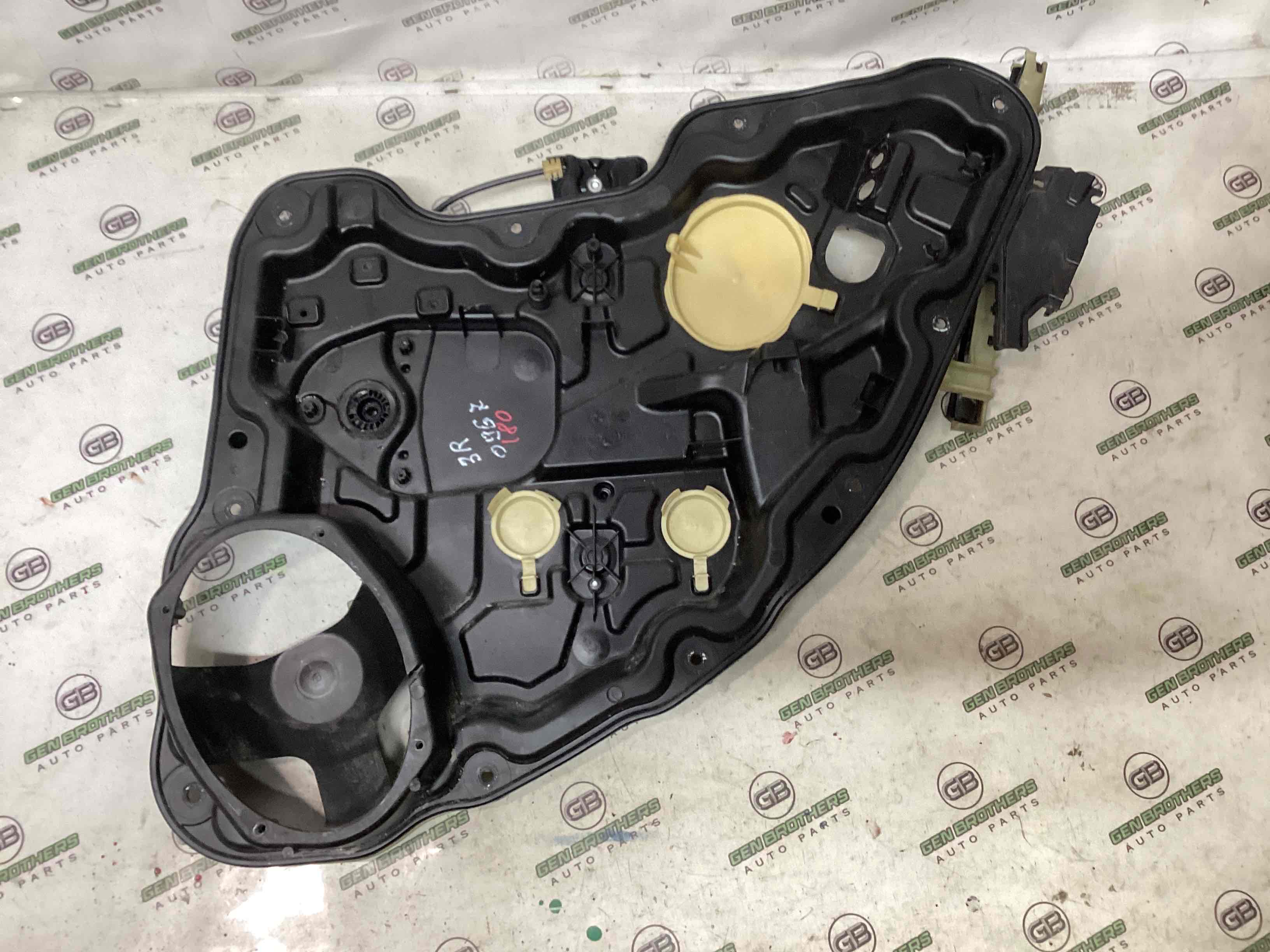 Склопідйомник задній правий