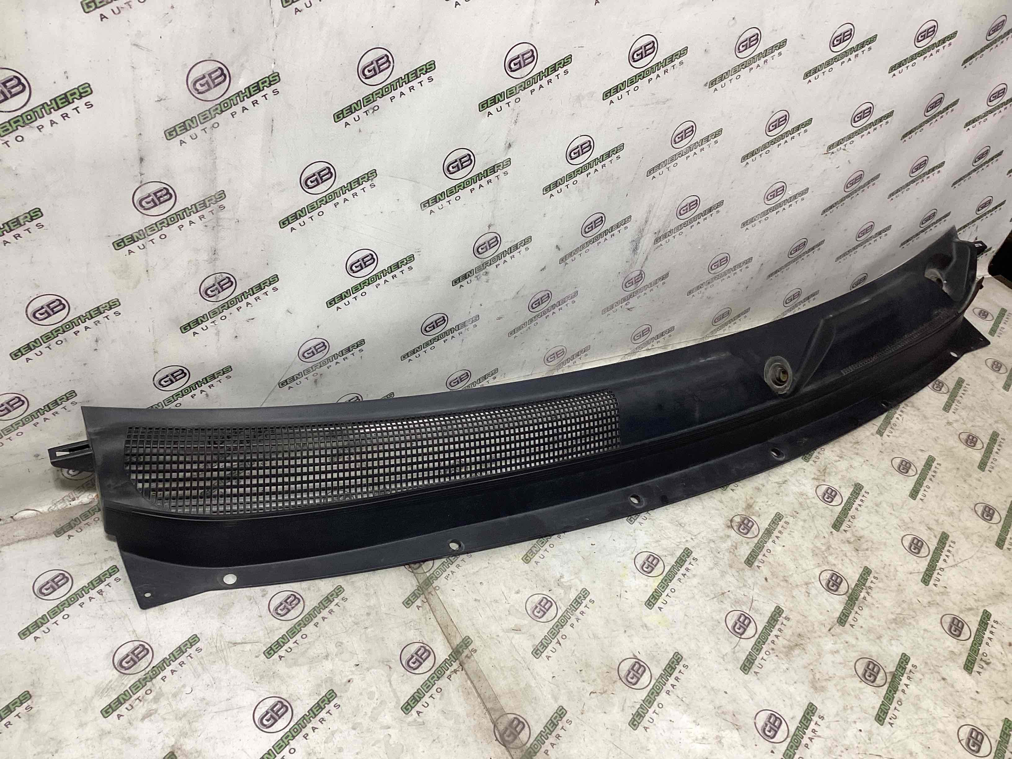 Жабо трапеції двірників, кріплення жабо