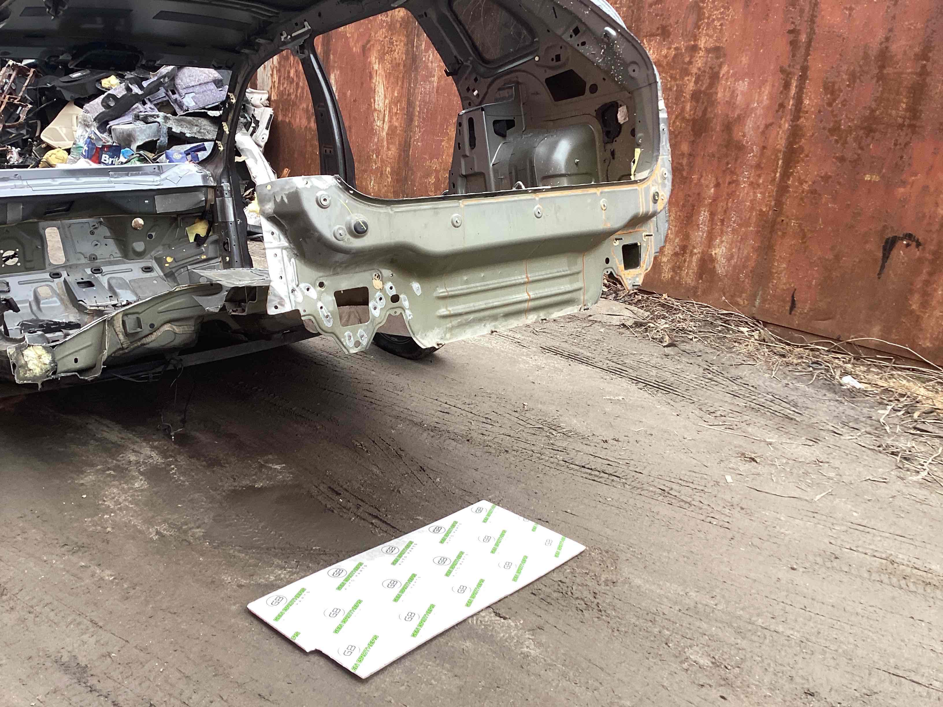 Задня панель