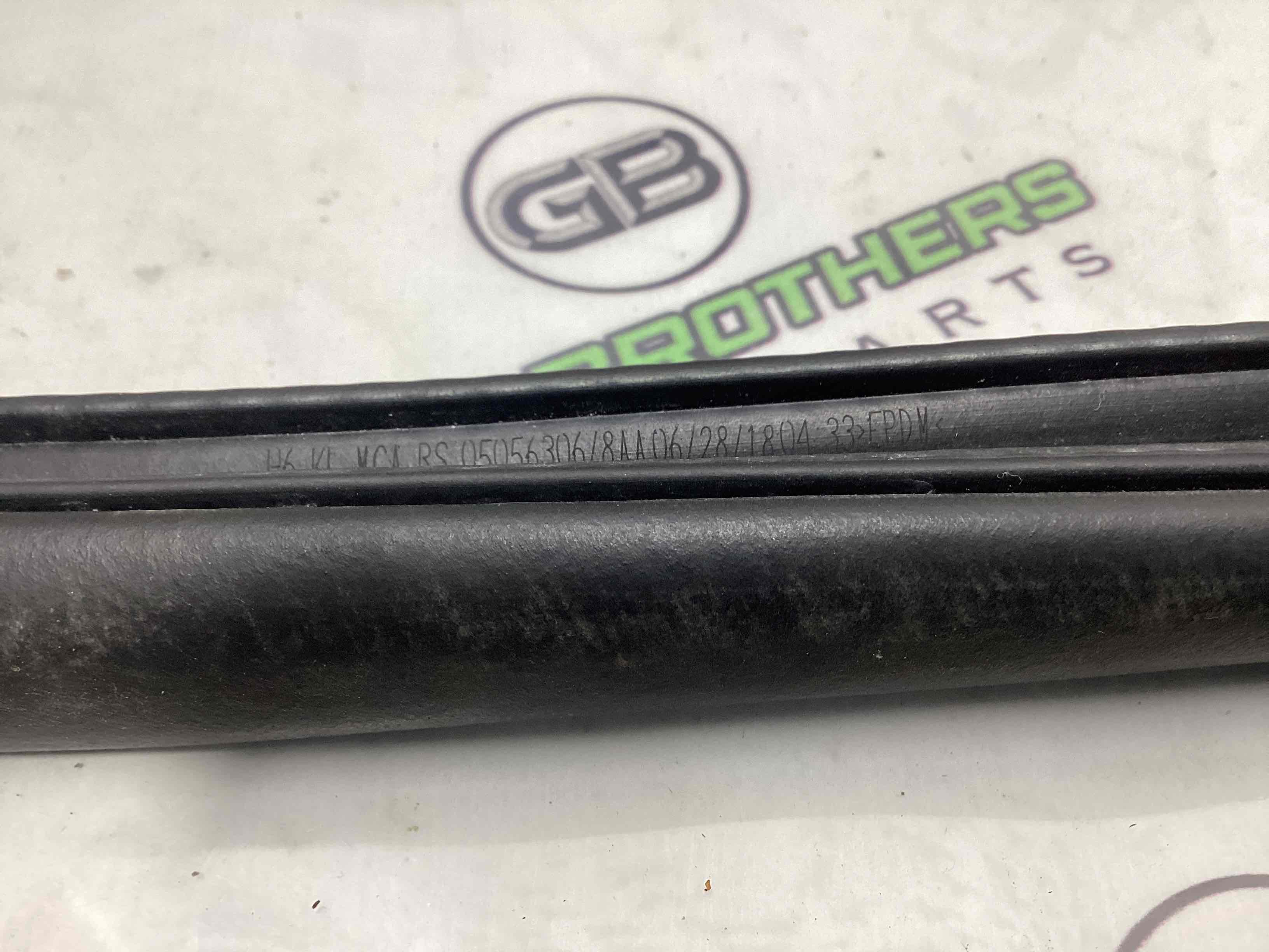 Ущільнювач скла, двері